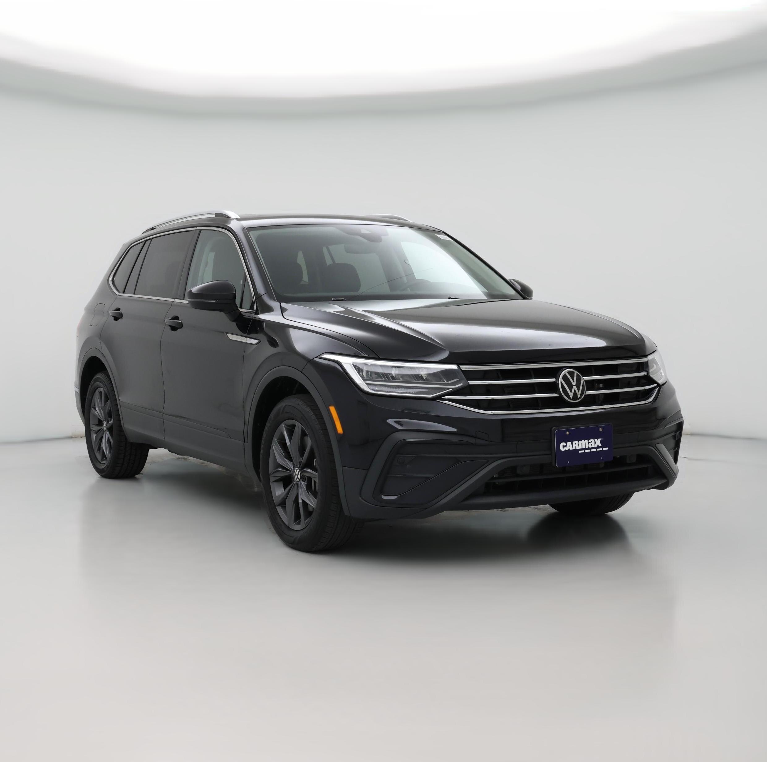 Thumbnail: 2022 Volkswagen Tiguan - 1
