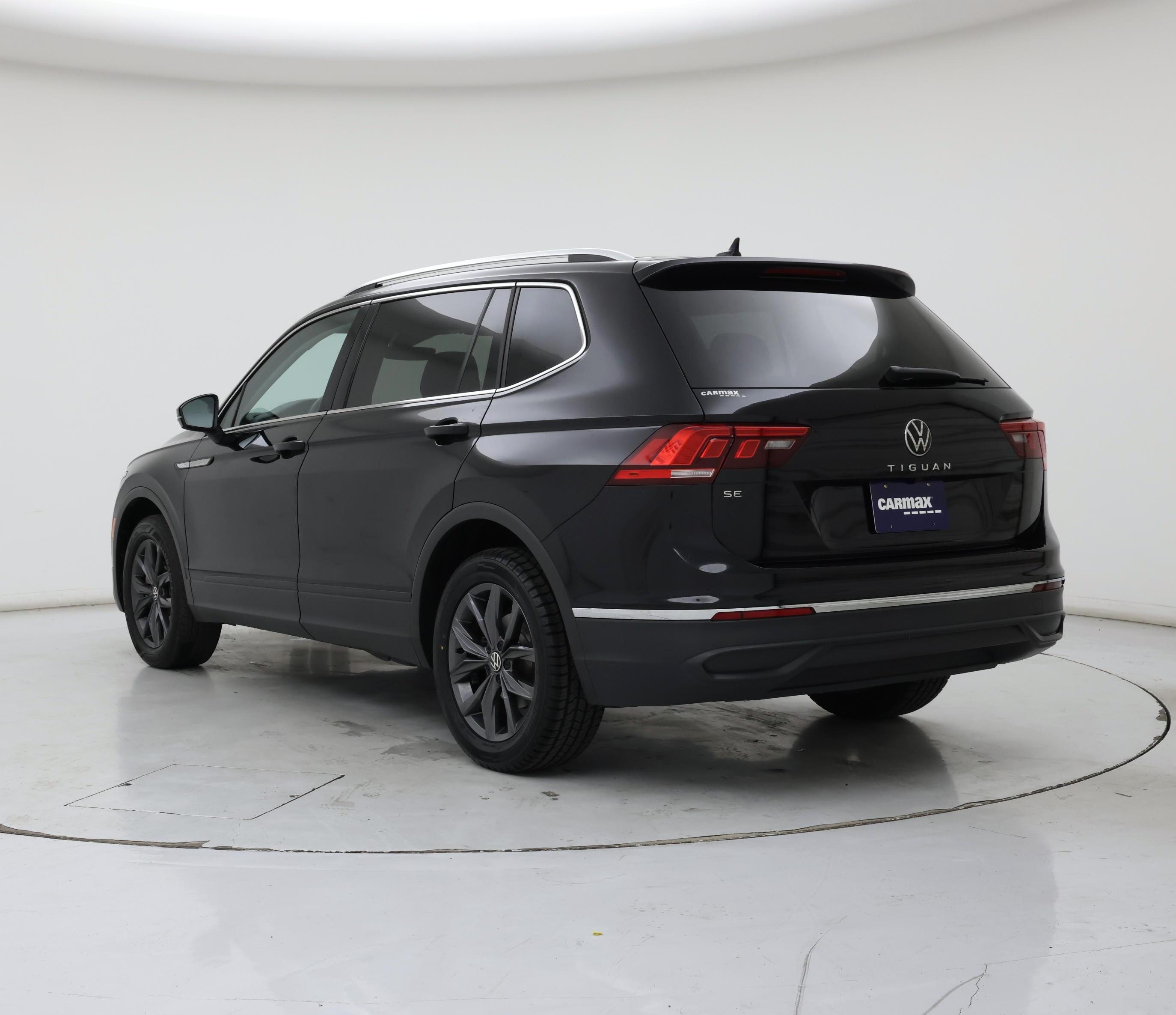 Thumbnail: 2022 Volkswagen Tiguan - 2