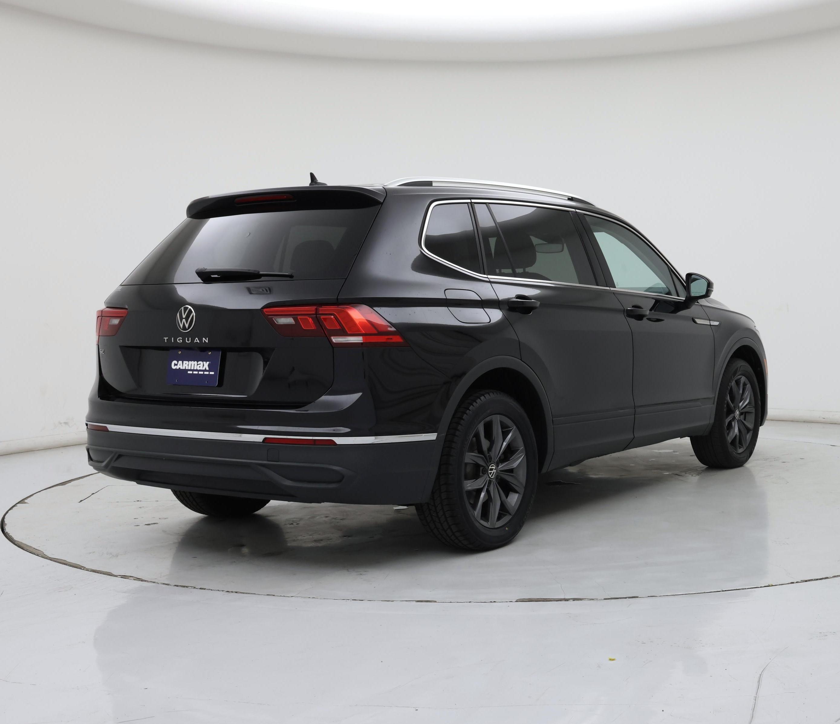 Thumbnail: 2022 Volkswagen Tiguan - 8