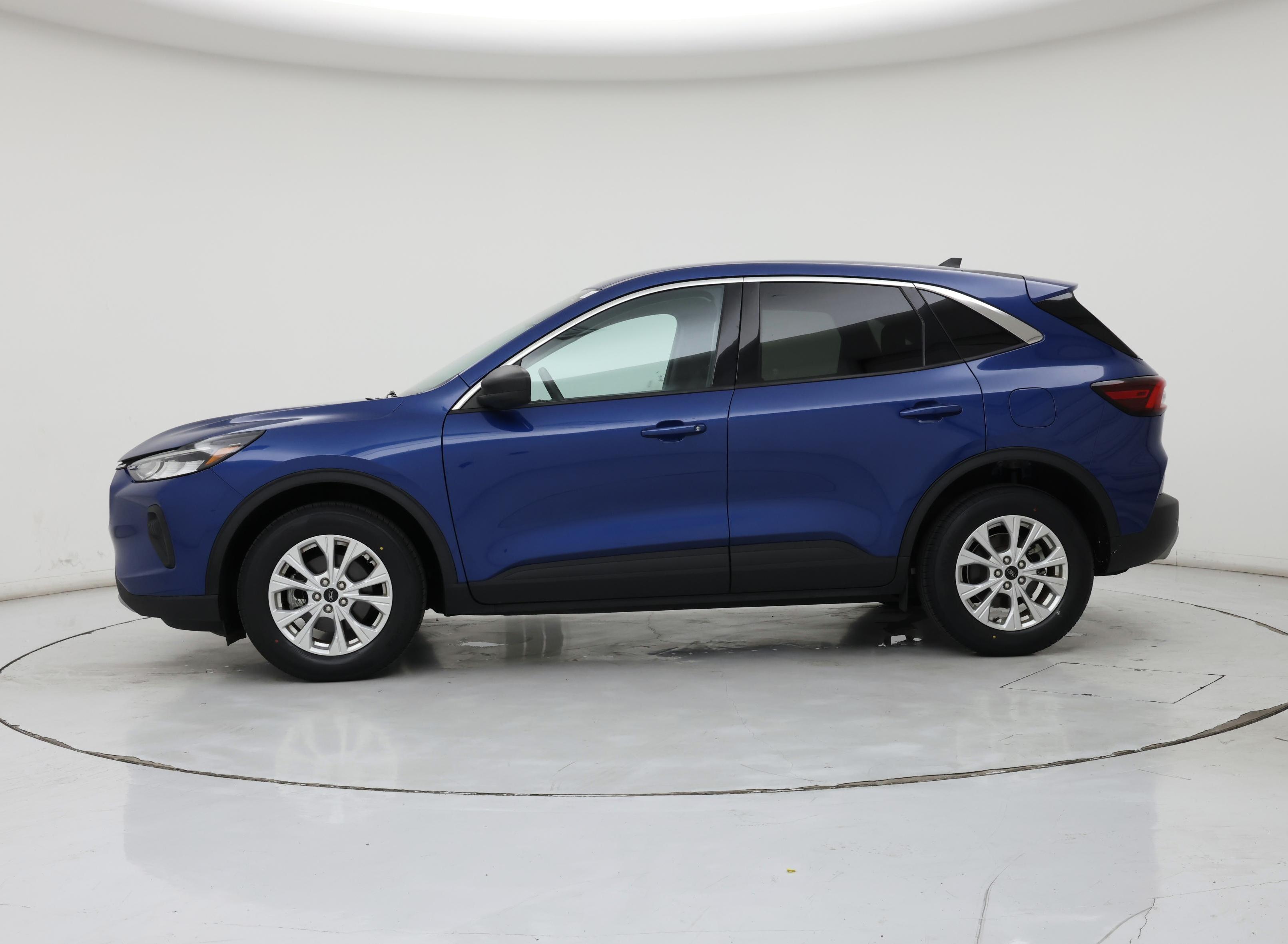 Thumbnail: 2023 Ford Escape - 3