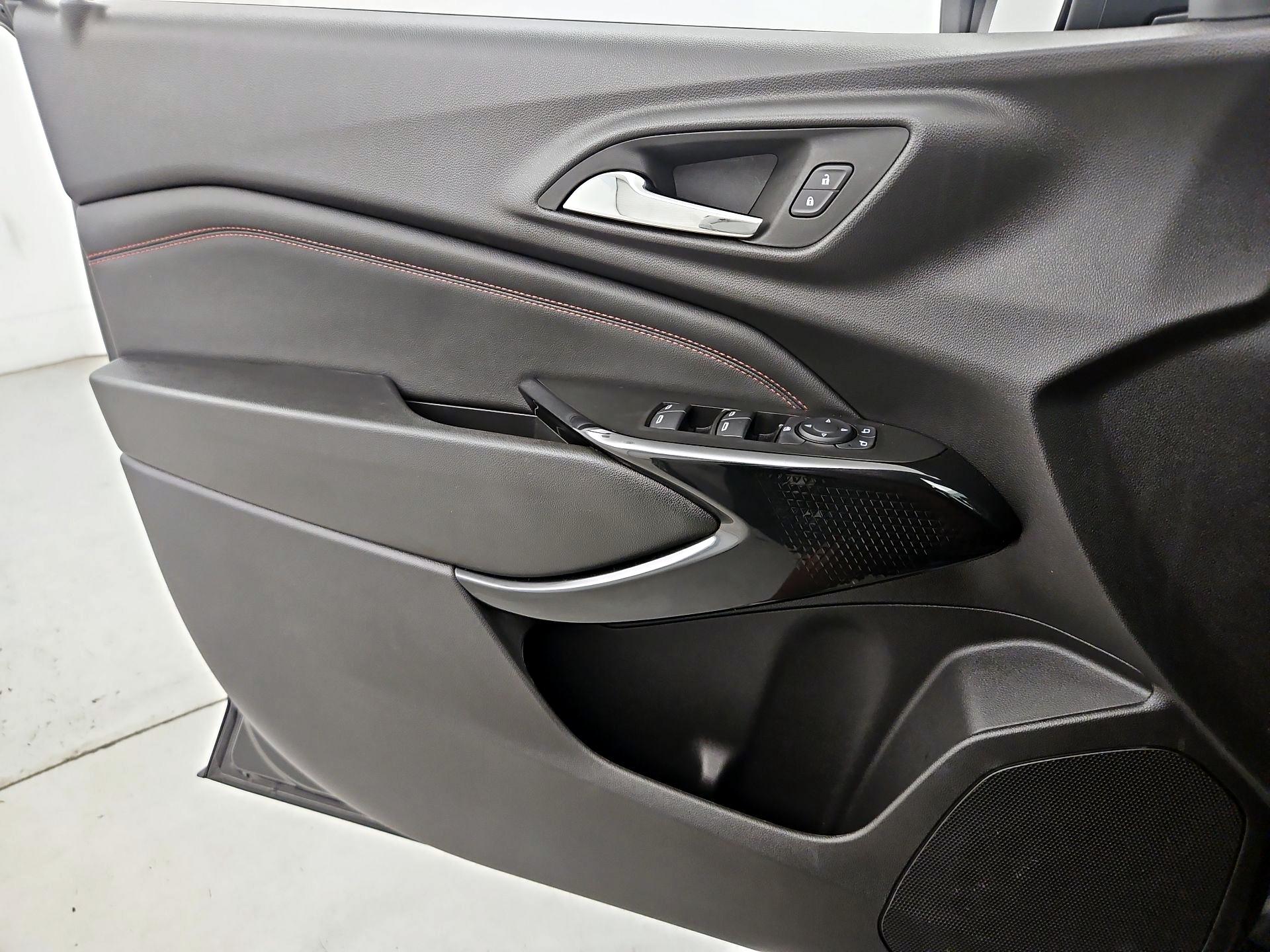 Thumbnail: 2025 Chevrolet Trax - 12