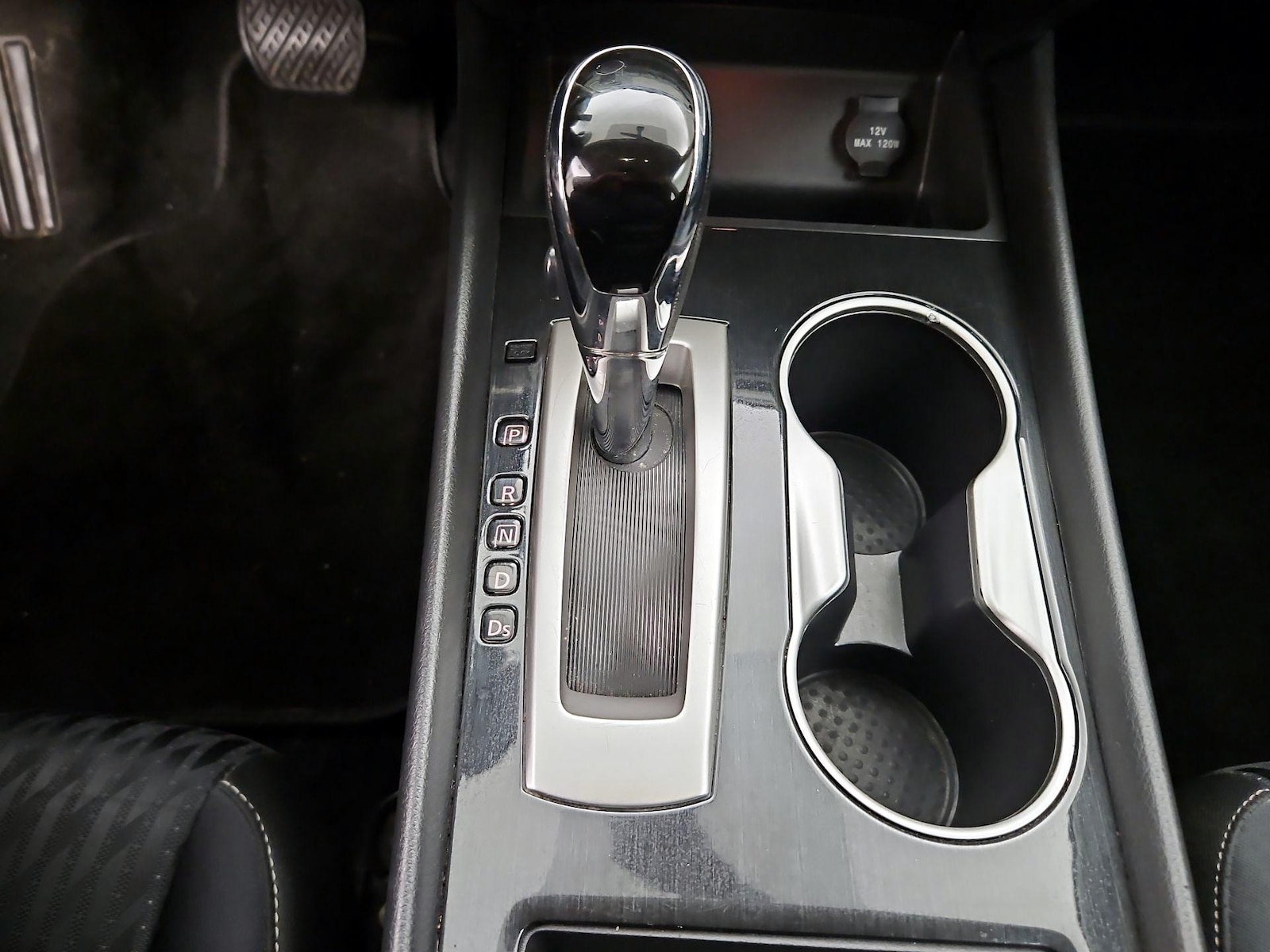 2018 Nissan Altima SV - Photo 18
