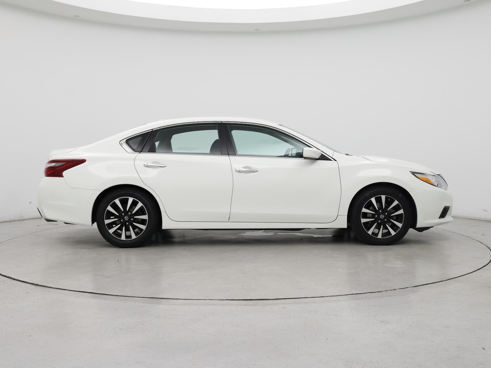 2018 Nissan Altima SV - Photo 8