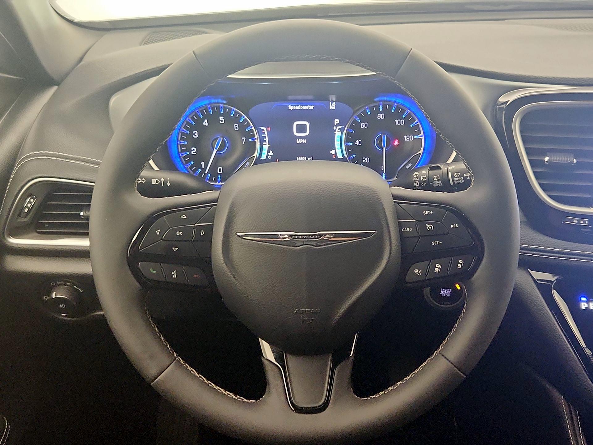 Thumbnail: 2025 Chrysler Pacifica - 10