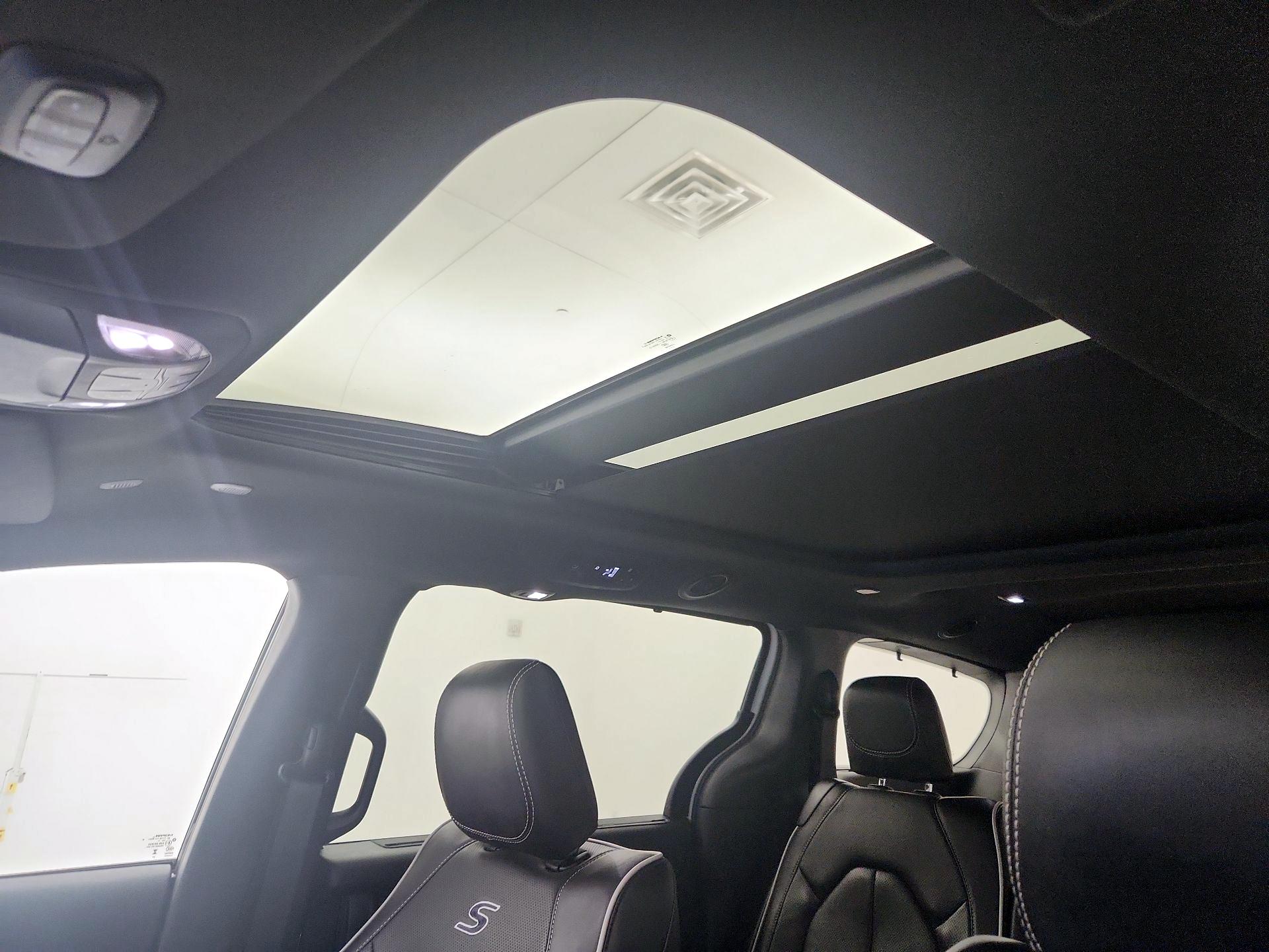 Thumbnail: 2025 Chrysler Pacifica - 20