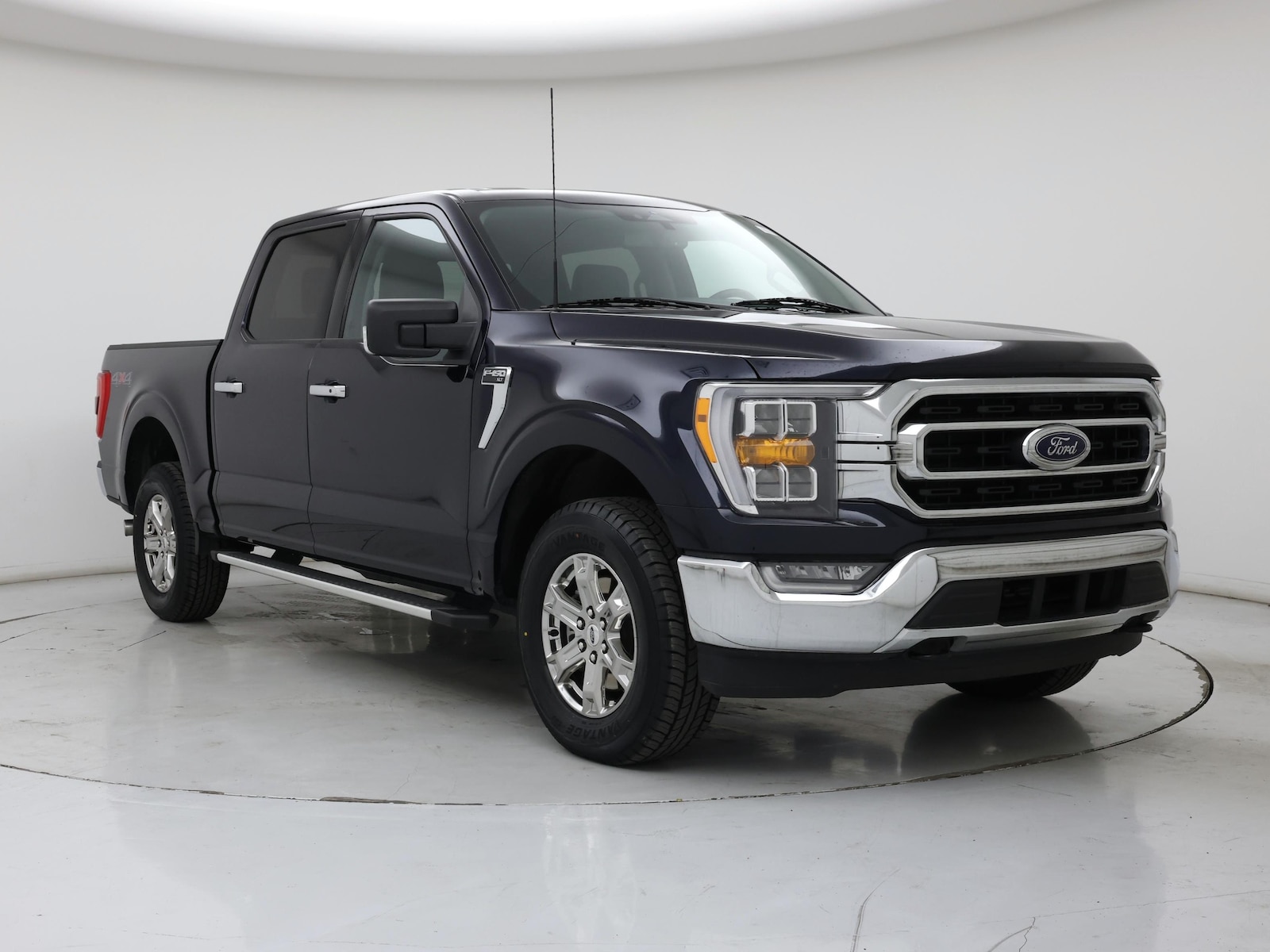 2023 Ford F-150 XLT - Photo 2