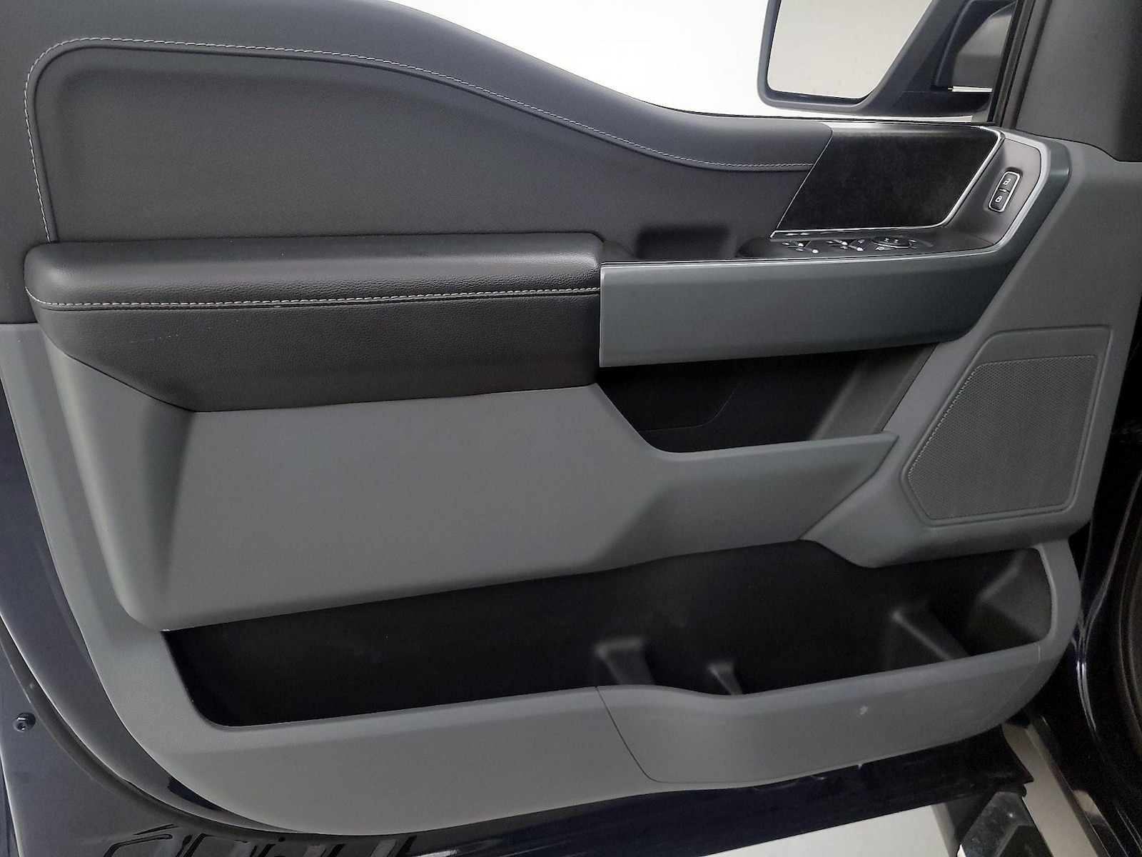 2023 Ford F-150 XLT - Photo 13