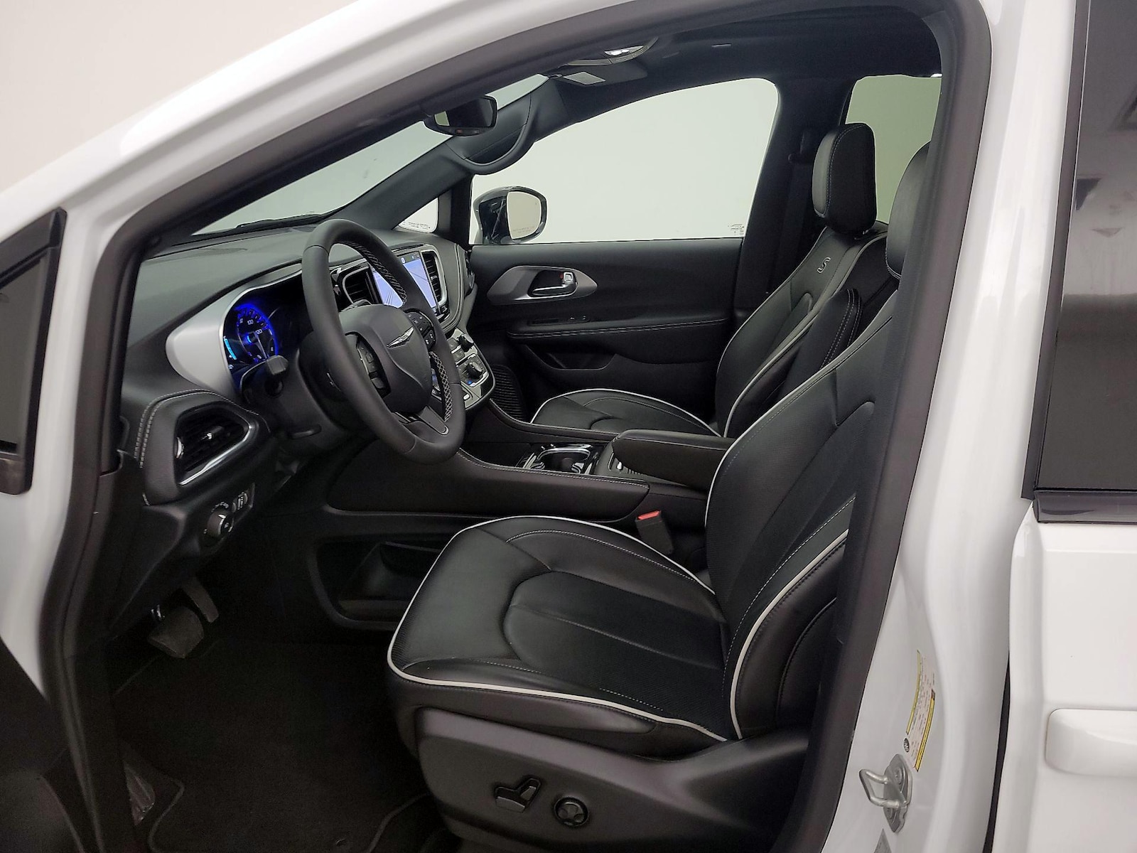 2025 Chrysler Pacifica Limited - Photo 12