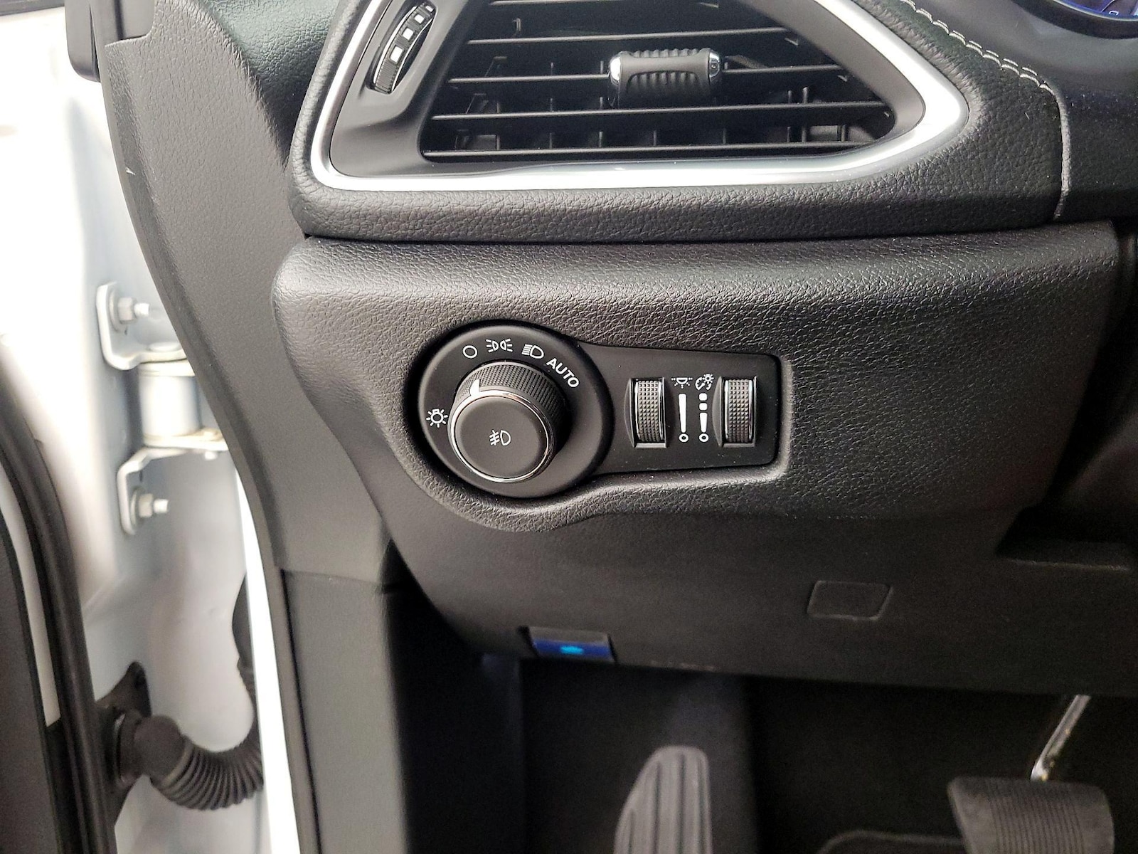 2025 Chrysler Pacifica Limited - Photo 14