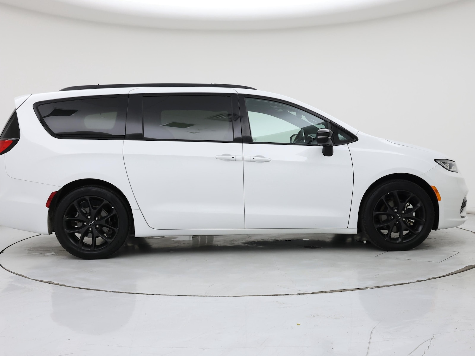 2025 Chrysler Pacifica Limited - Photo 8
