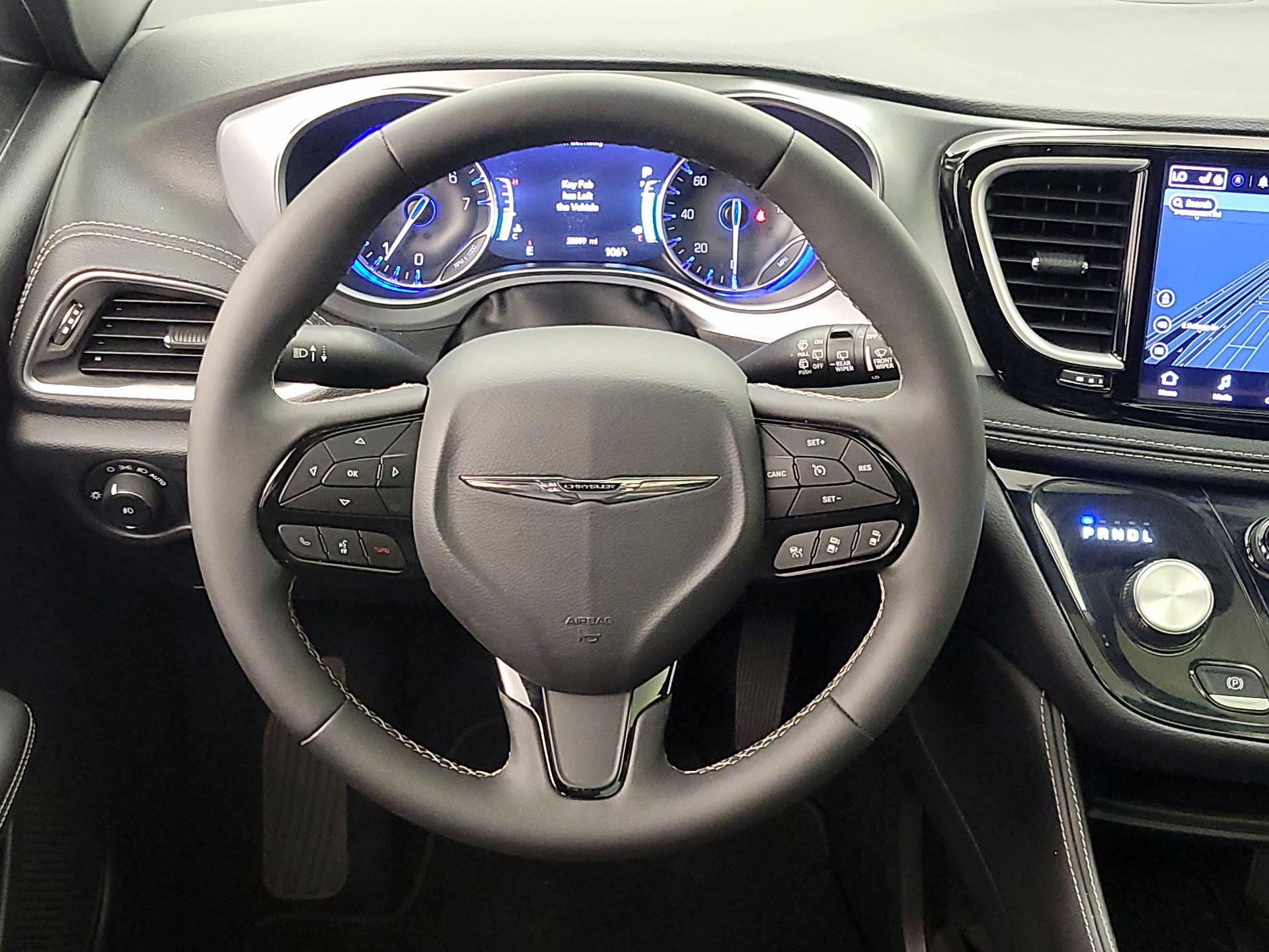 Thumbnail: 2025 Chrysler Pacifica - 10
