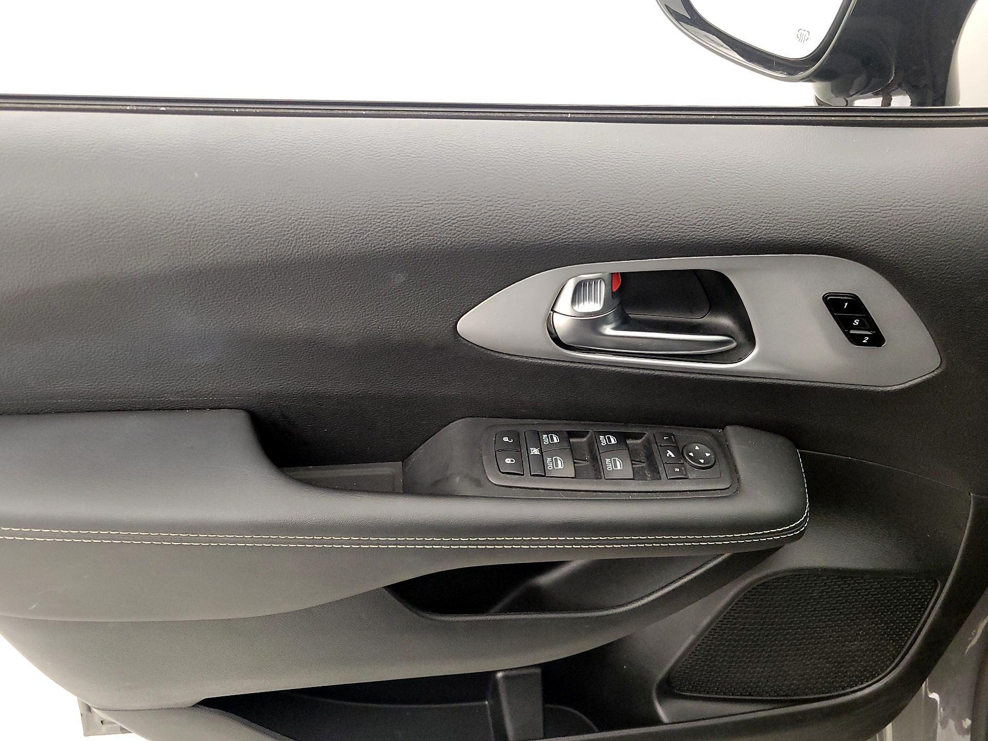 Thumbnail: 2025 Chrysler Pacifica - 12
