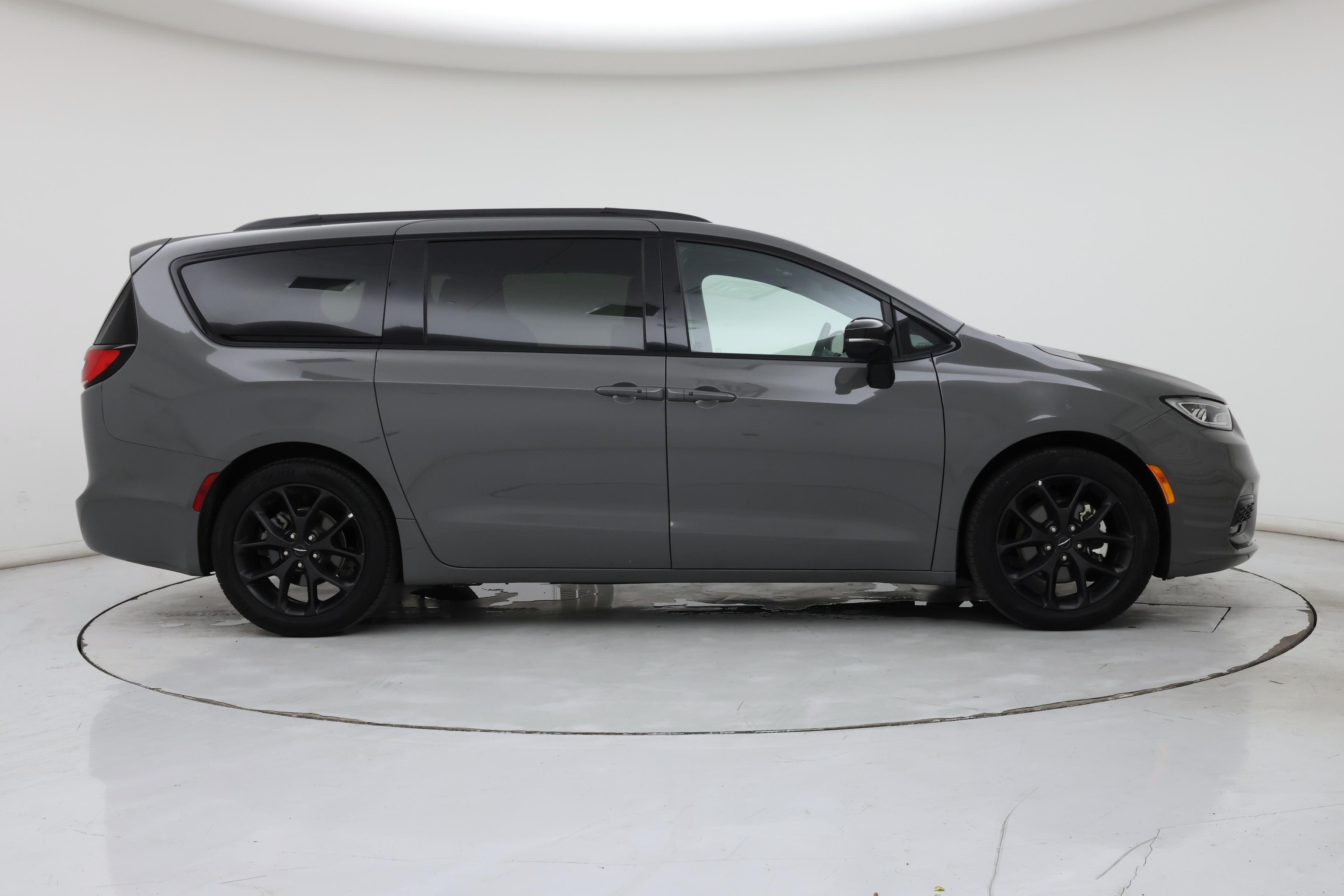 Thumbnail: 2025 Chrysler Pacifica - 7
