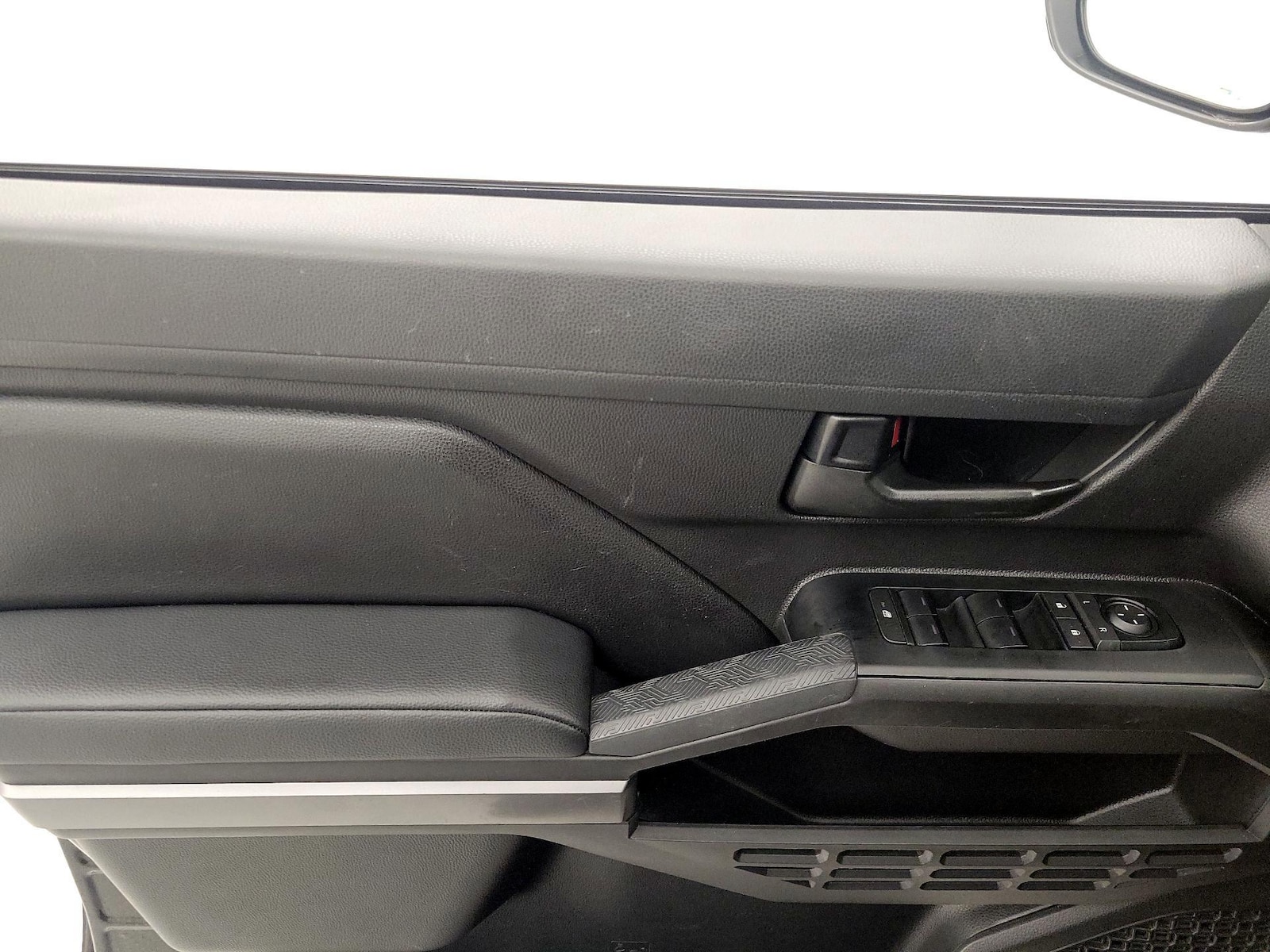 2025 Toyota Tacoma SR5 - Photo 13