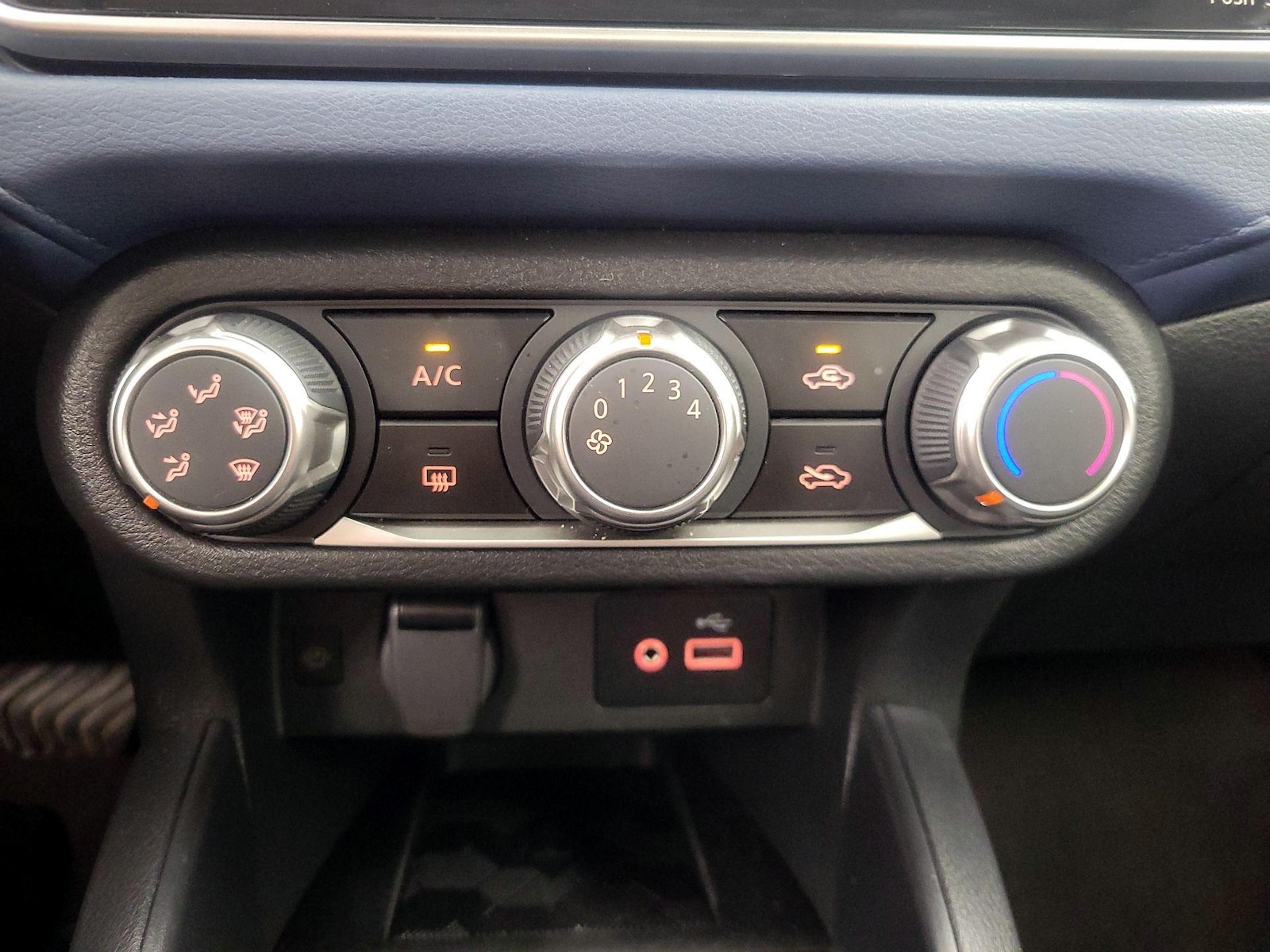 2025 Nissan Versa Sedan SV - Photo 16