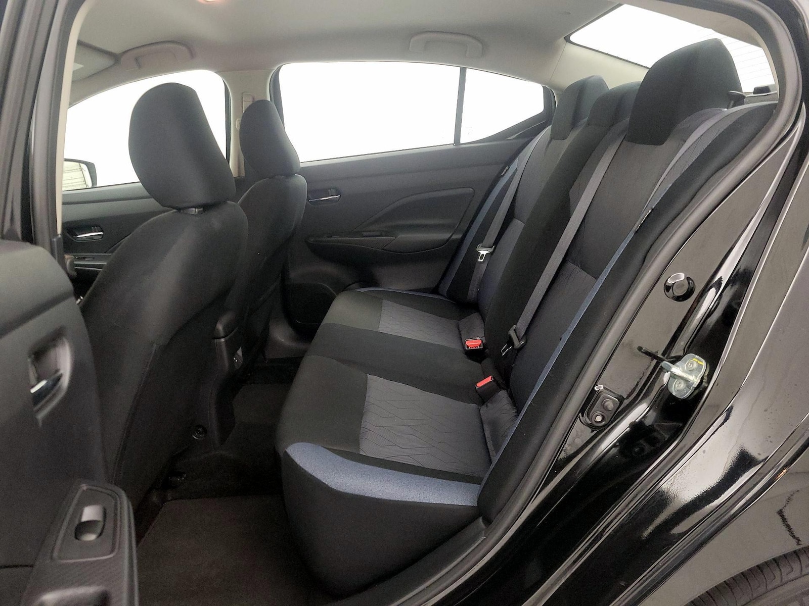 2025 Nissan Versa Sedan SV - Photo 19