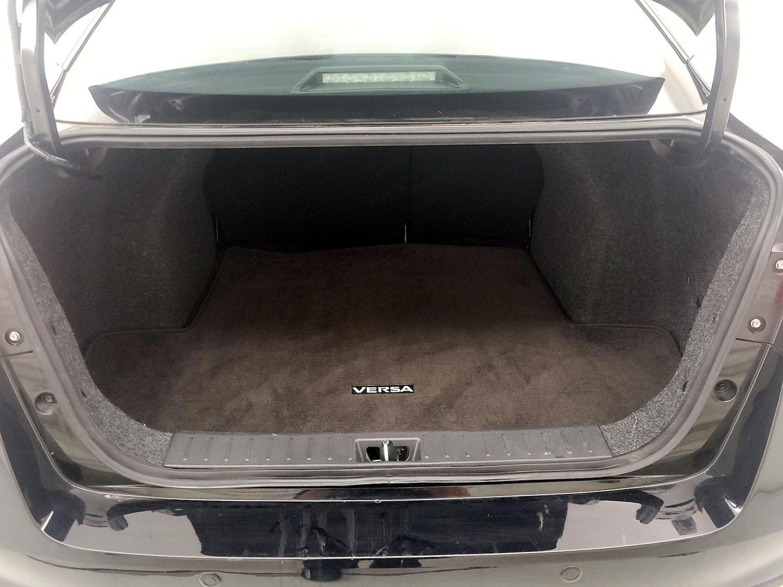 2025 Nissan Versa Sedan SV - Photo 20