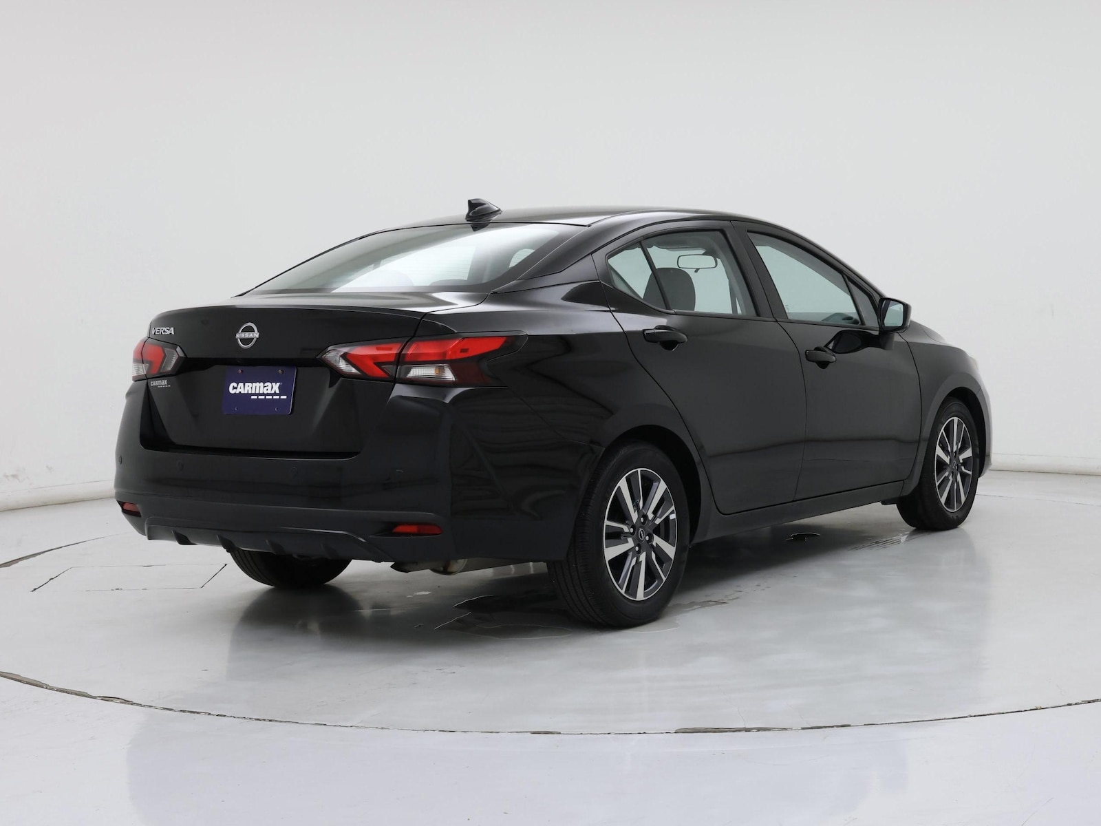 2025 Nissan Versa Sedan SV - Photo 9