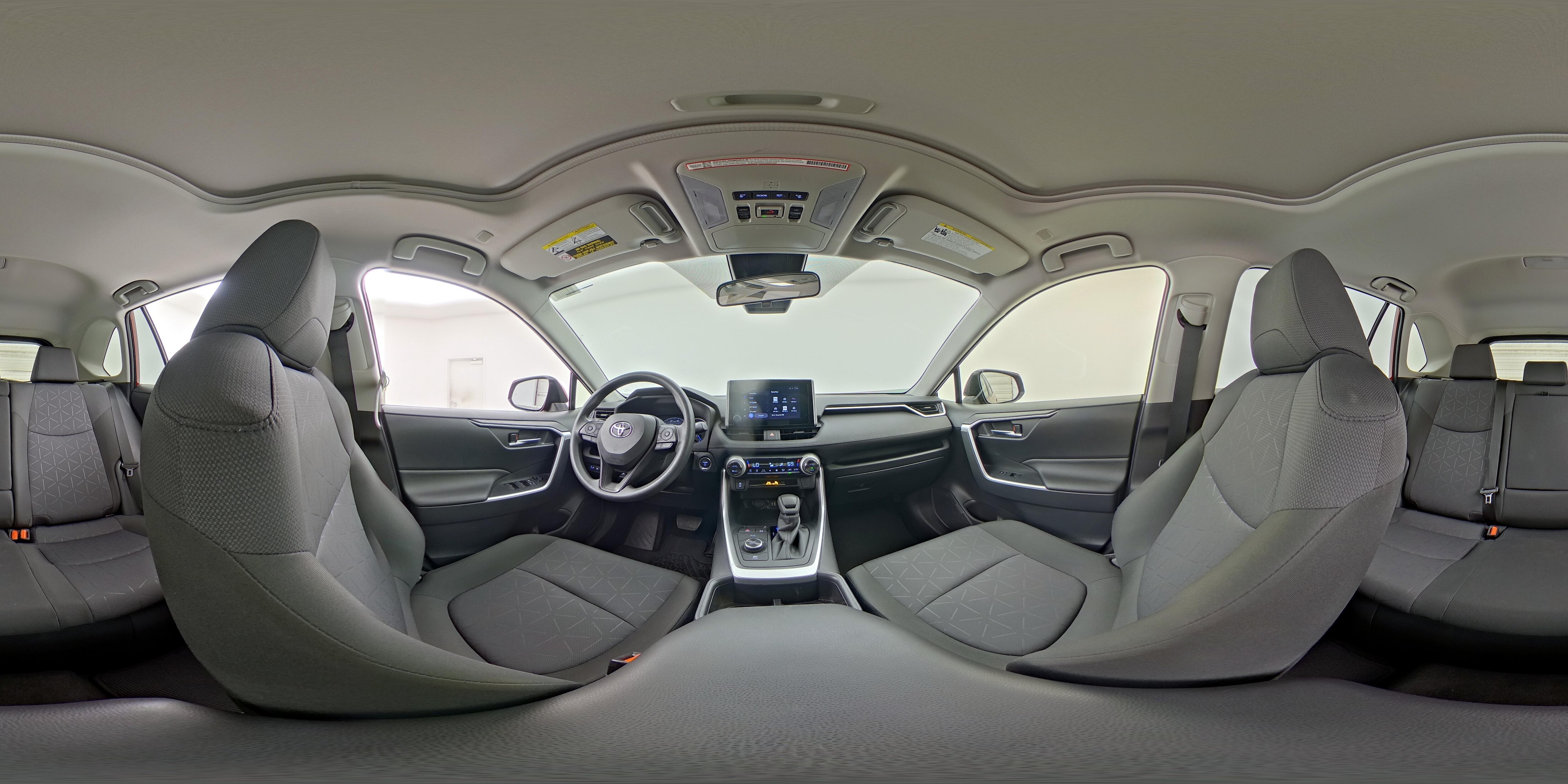 2025 Toyota RAV4 XLE - Photo 26
