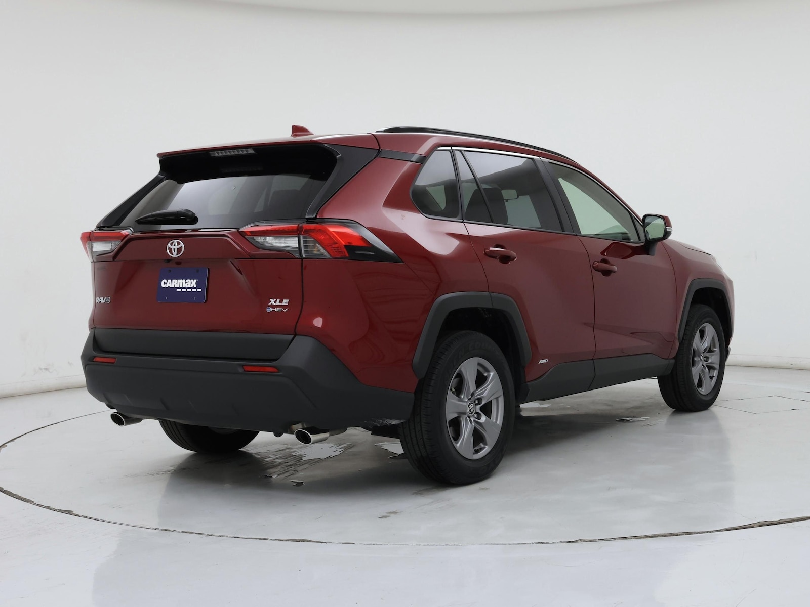 2025 Toyota RAV4 XLE - Photo 9