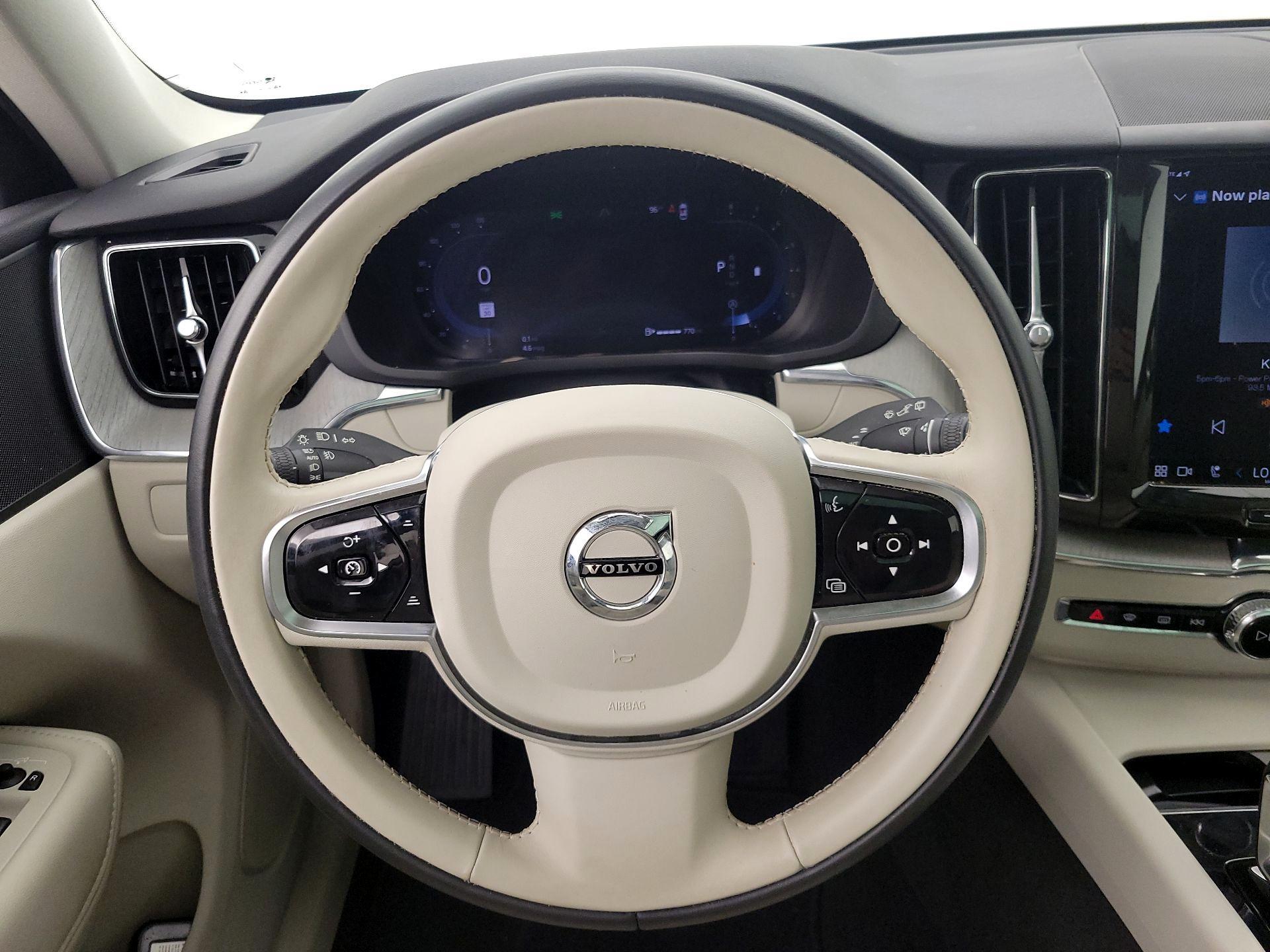 Thumbnail: 2024 Volvo XC60 - 10