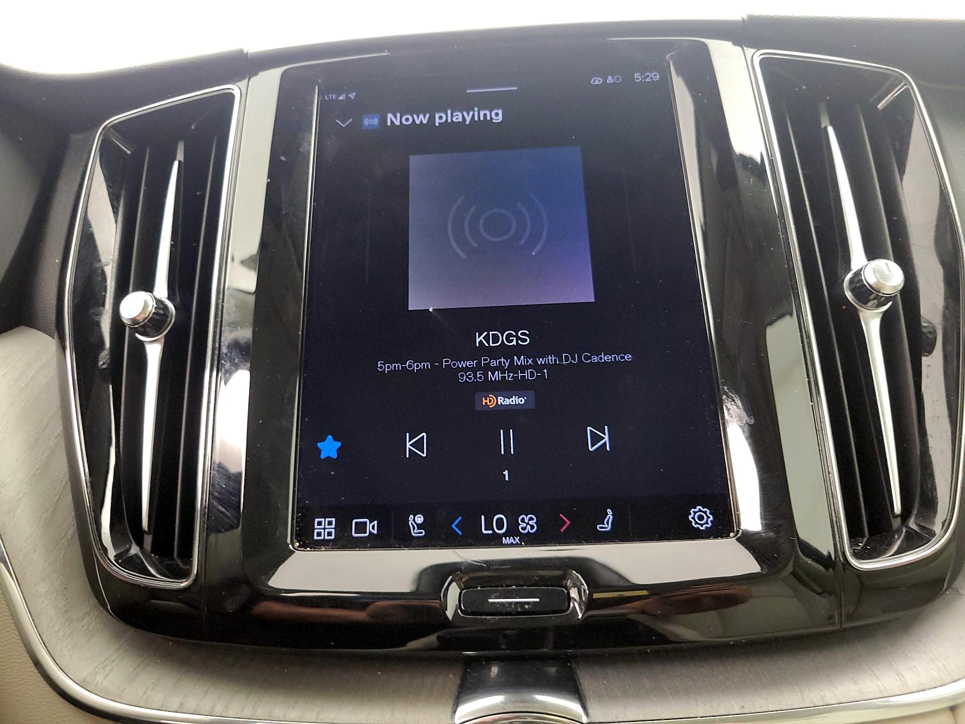 Thumbnail: 2024 Volvo XC60 - 16