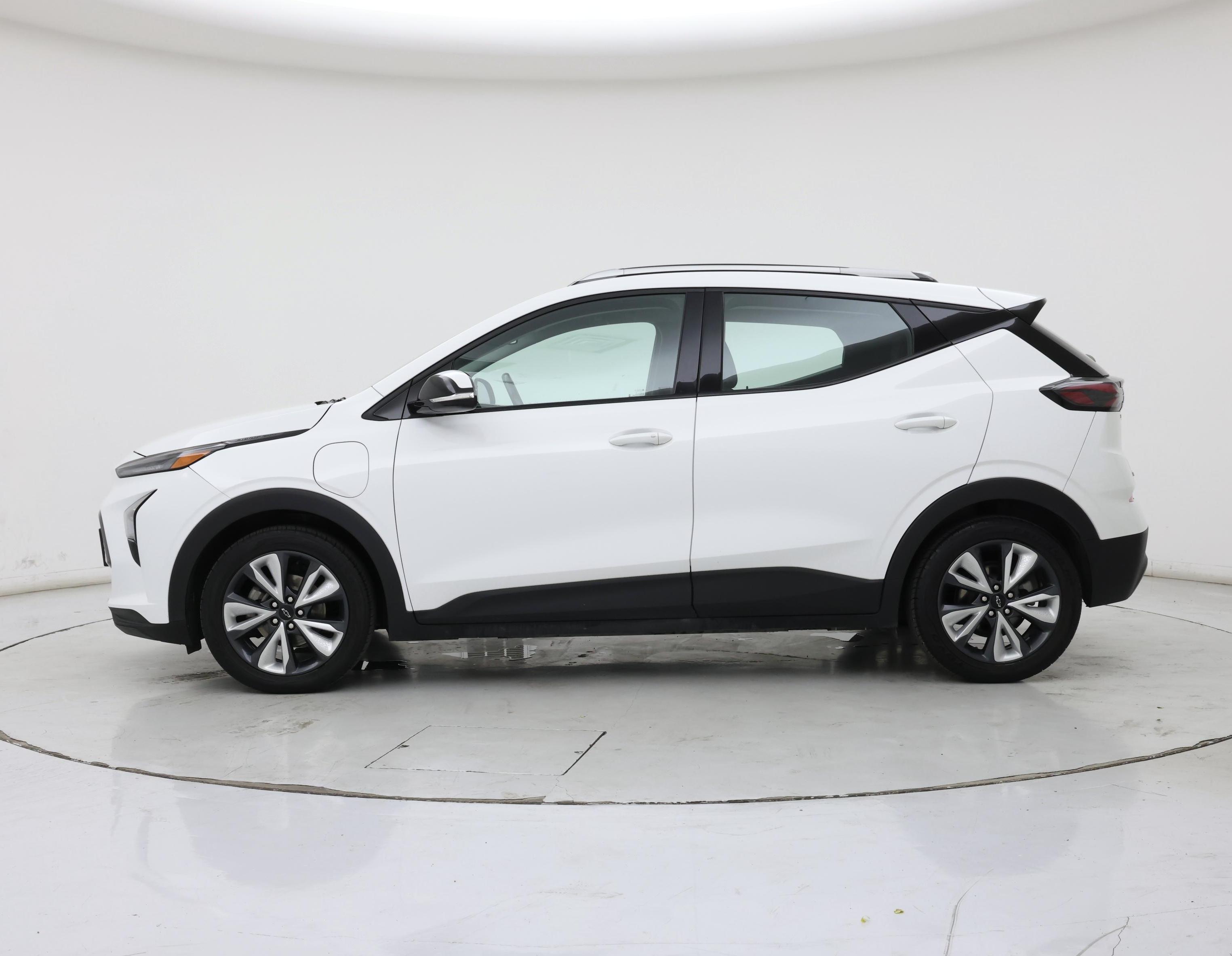 Thumbnail: 2023 Chevrolet Bolt EUV - 3