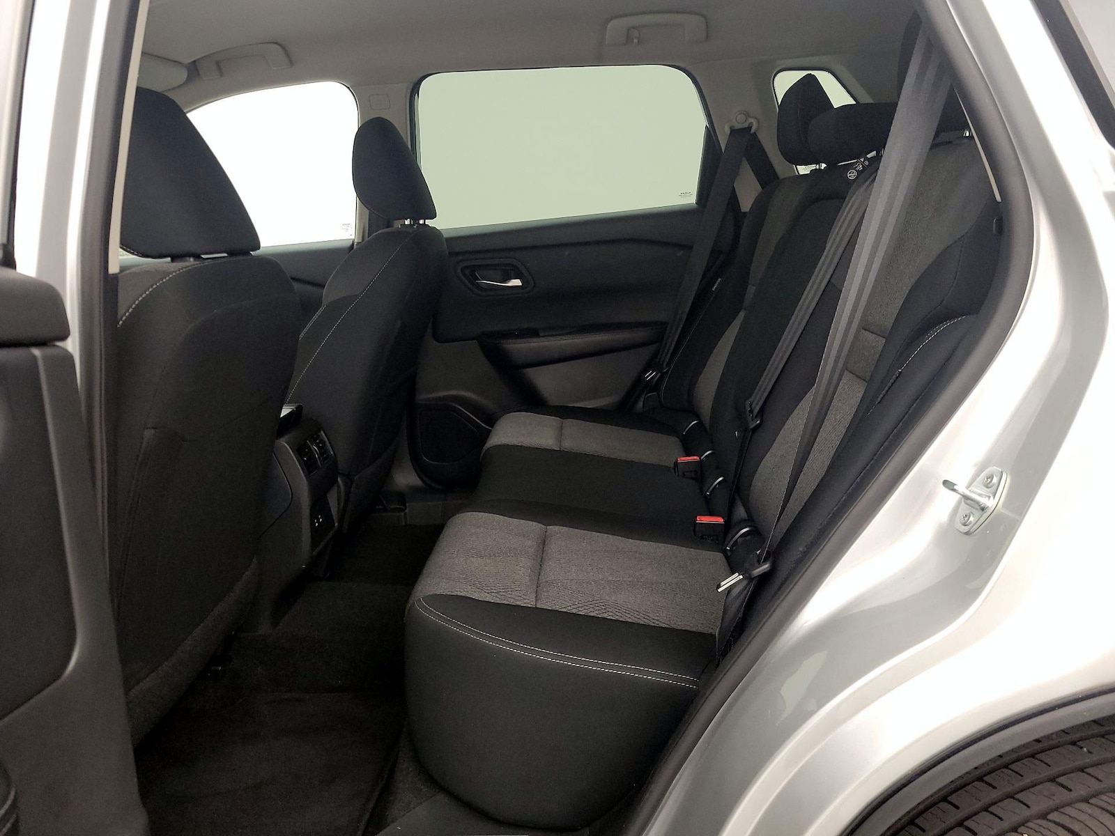 2025 Nissan Rogue SV - Photo 20