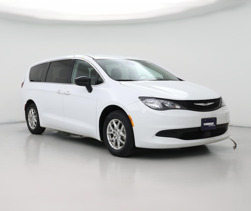 2024 Chrysler Voyager LX