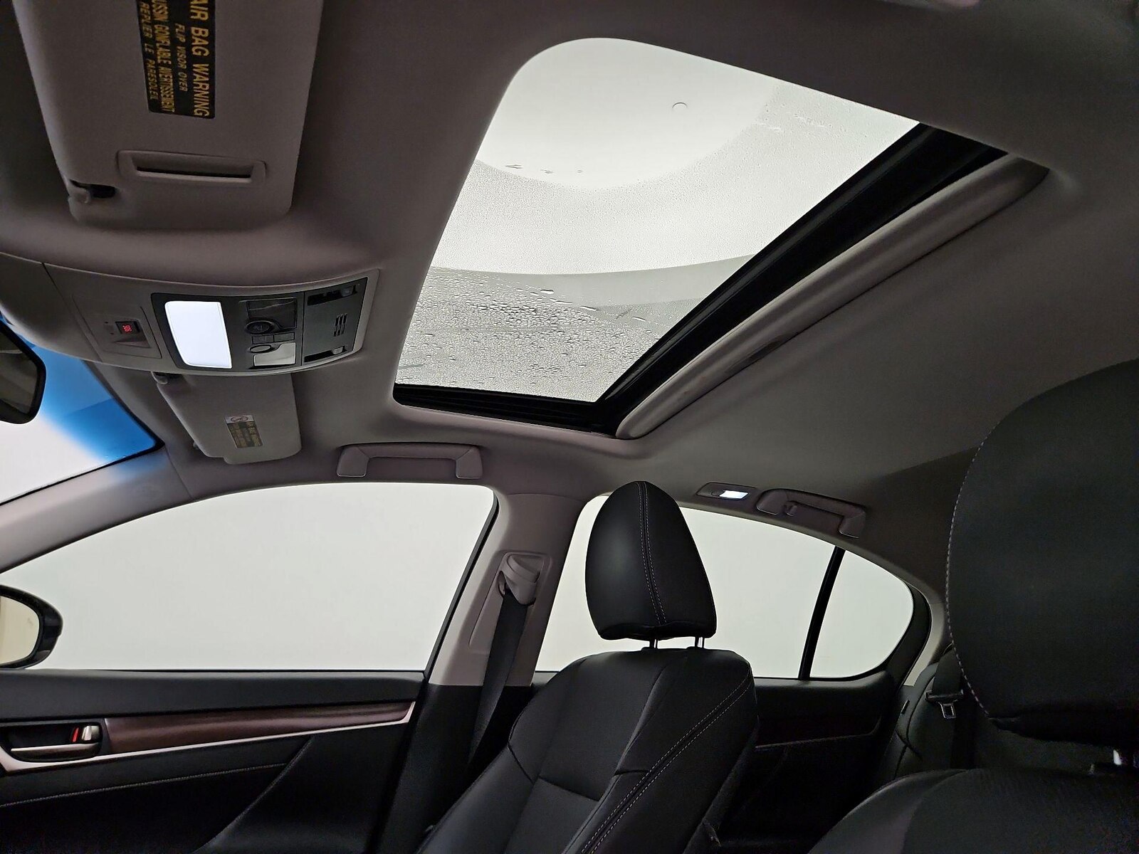 Sunroof(s) & Overhead Airbags