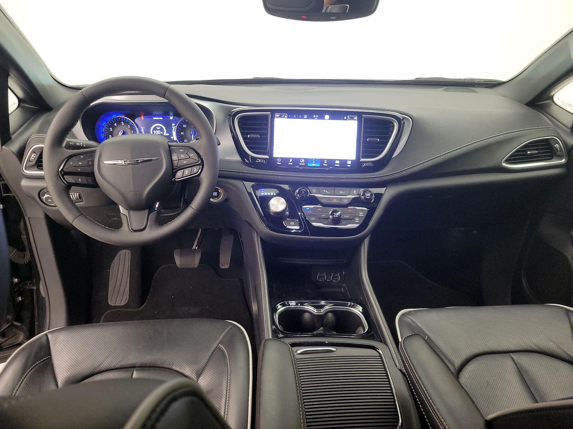 Thumbnail: 2025 Chrysler Pacifica - 9