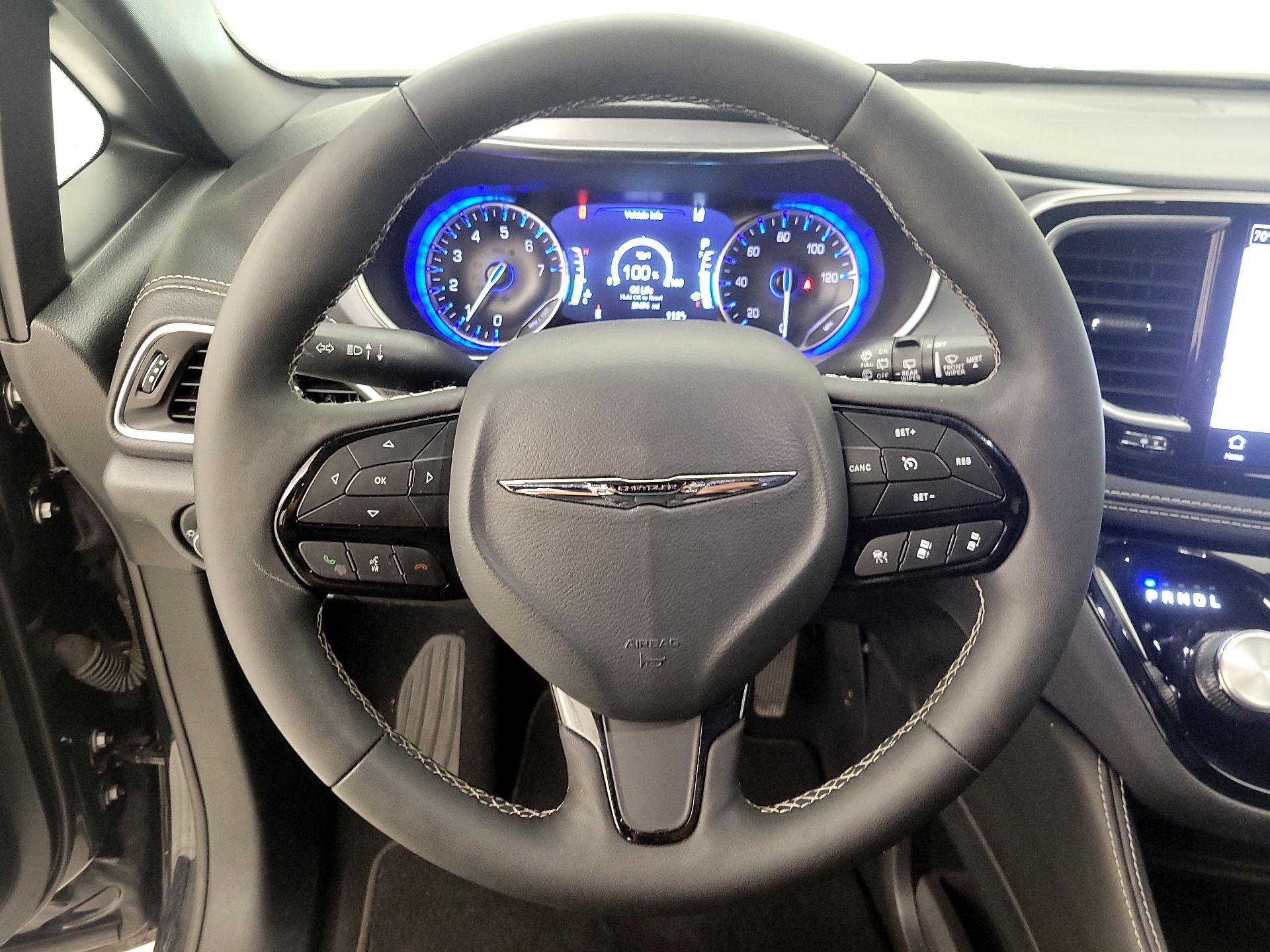 Thumbnail: 2025 Chrysler Pacifica - 10
