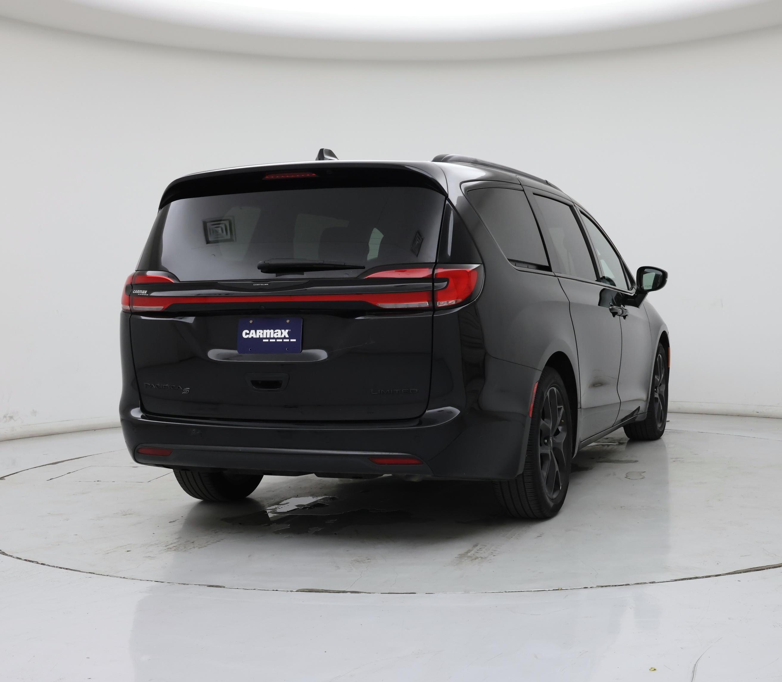 Thumbnail: 2025 Chrysler Pacifica - 8