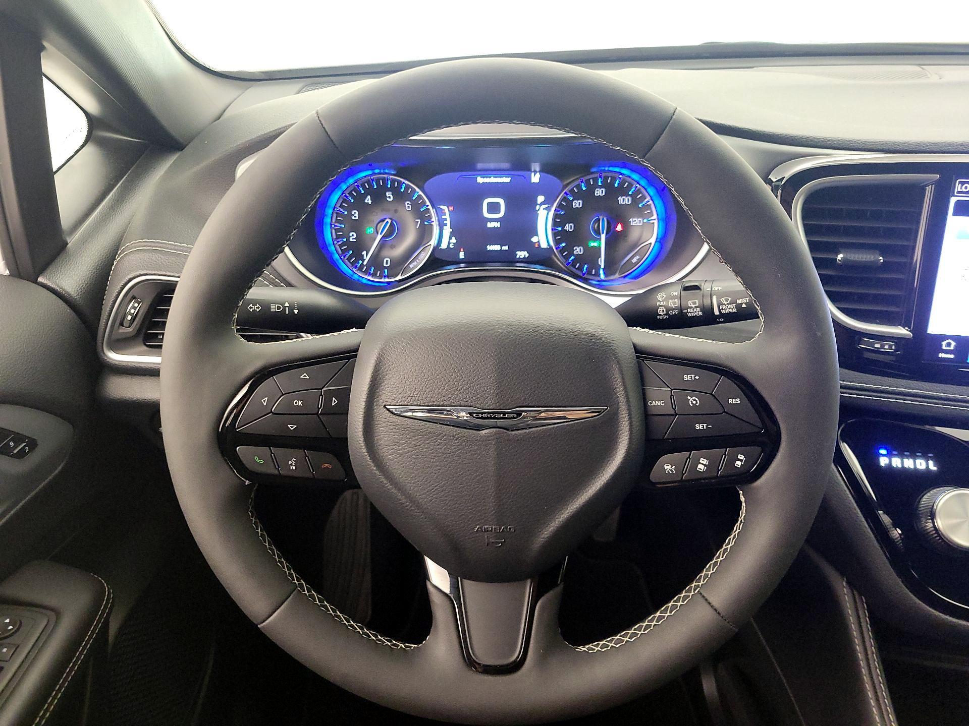 Thumbnail: 2025 Chrysler Pacifica - 10
