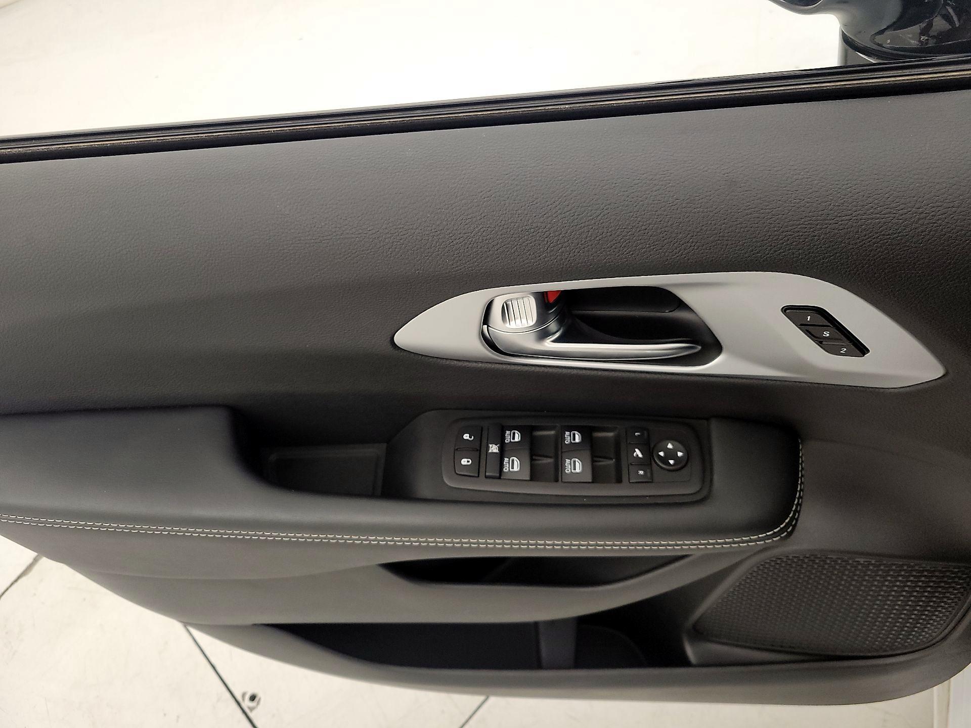 Thumbnail: 2025 Chrysler Pacifica - 12