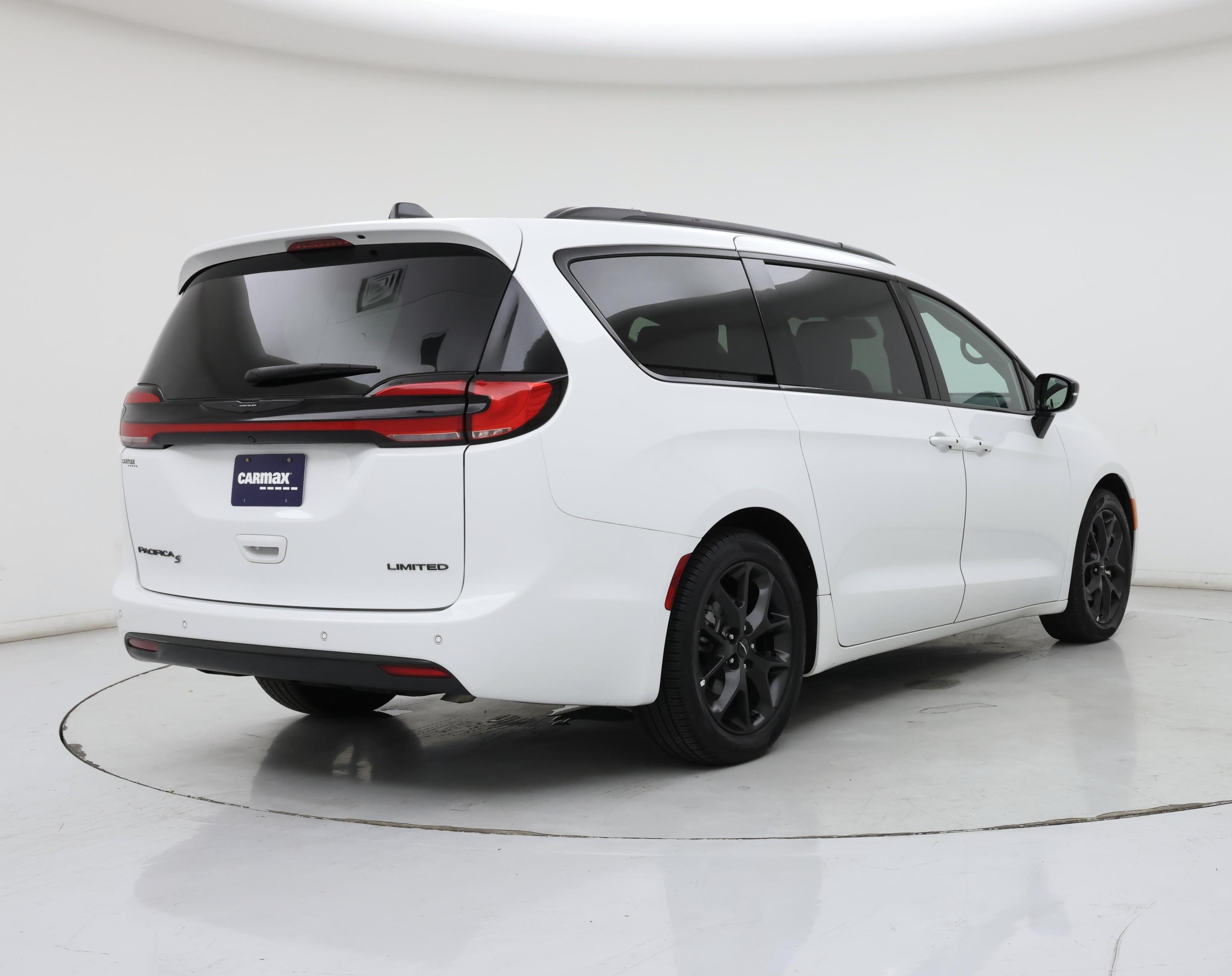 Thumbnail: 2025 Chrysler Pacifica - 8