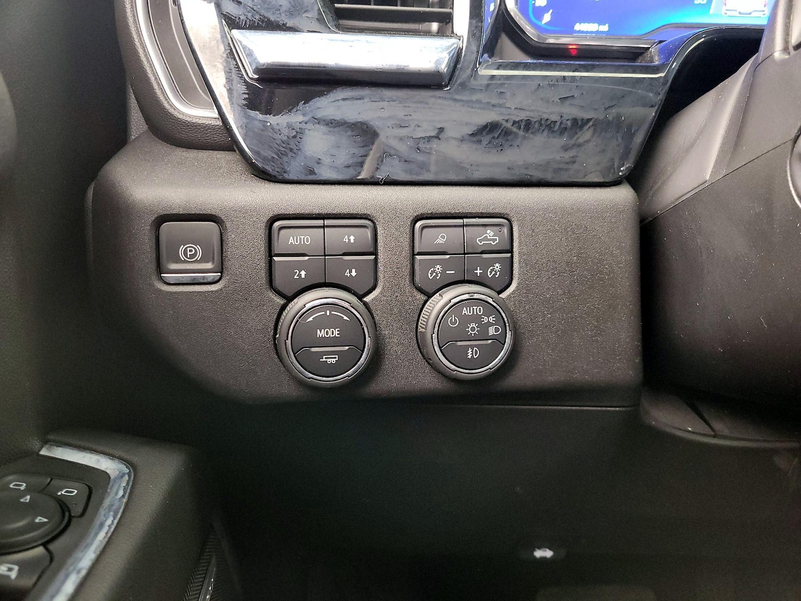 2024 Chevrolet Silverado 1500 LTZ - Photo 12