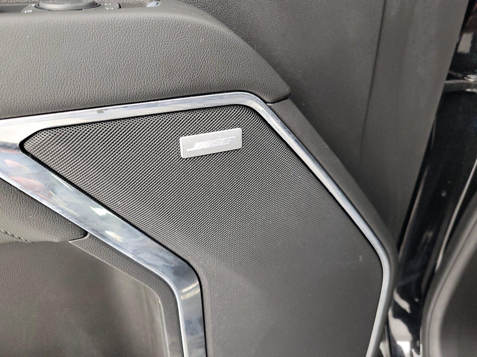 2024 Chevrolet Silverado 1500 LTZ - Photo 23