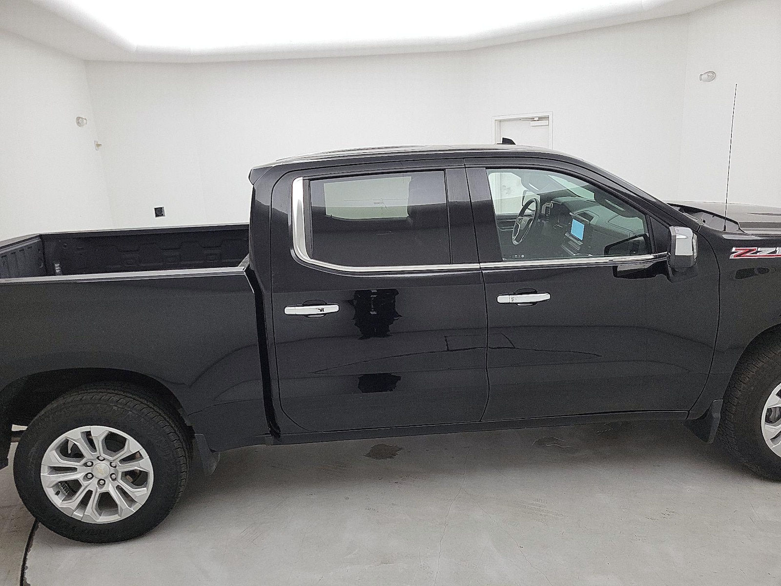 2024 Chevrolet Silverado 1500 LTZ - Photo 4