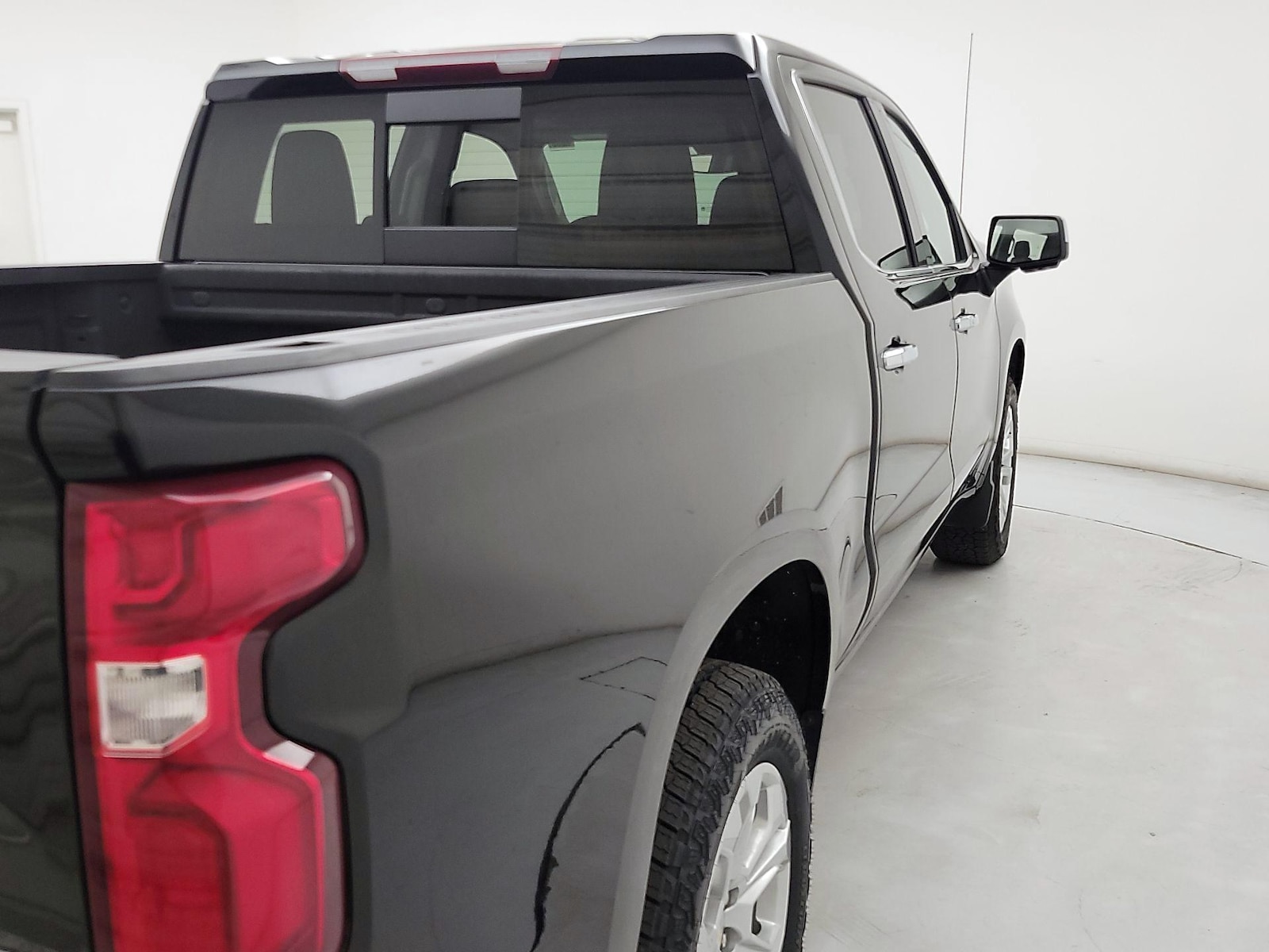 2024 Chevrolet Silverado 1500 LTZ - Photo 5