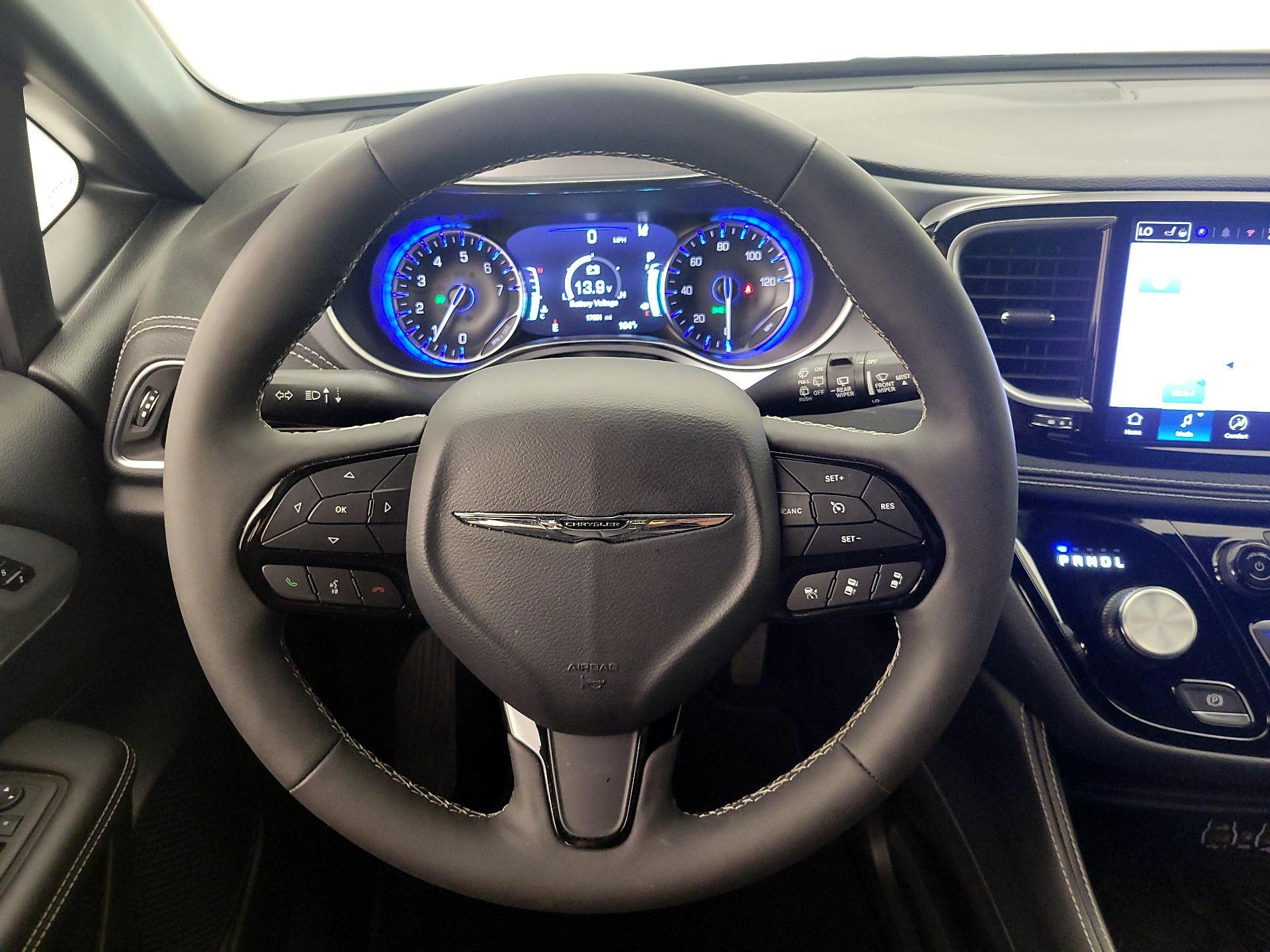 Thumbnail: 2025 Chrysler Pacifica - 10