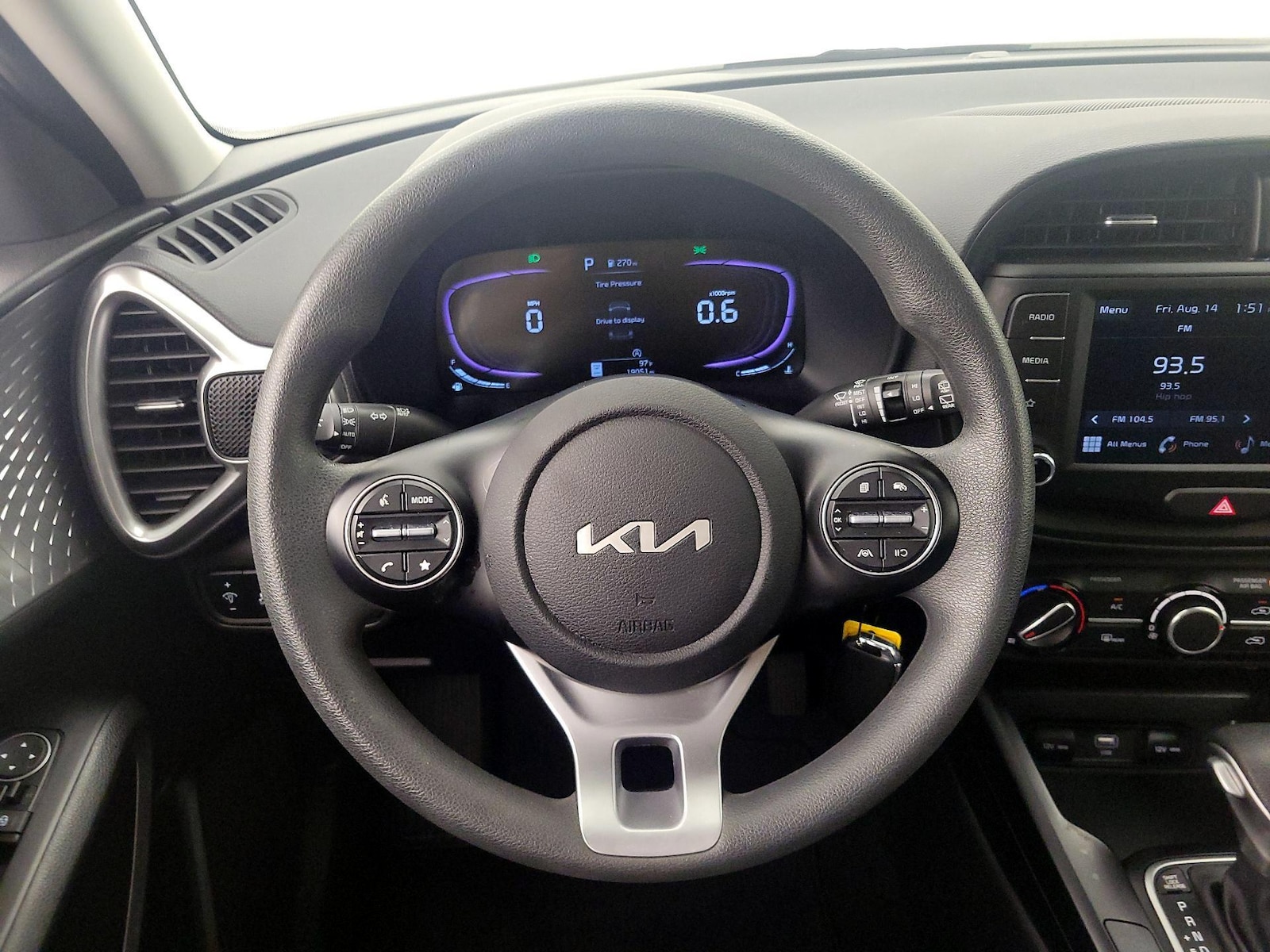 2025 Kia Soul LX - Photo 11