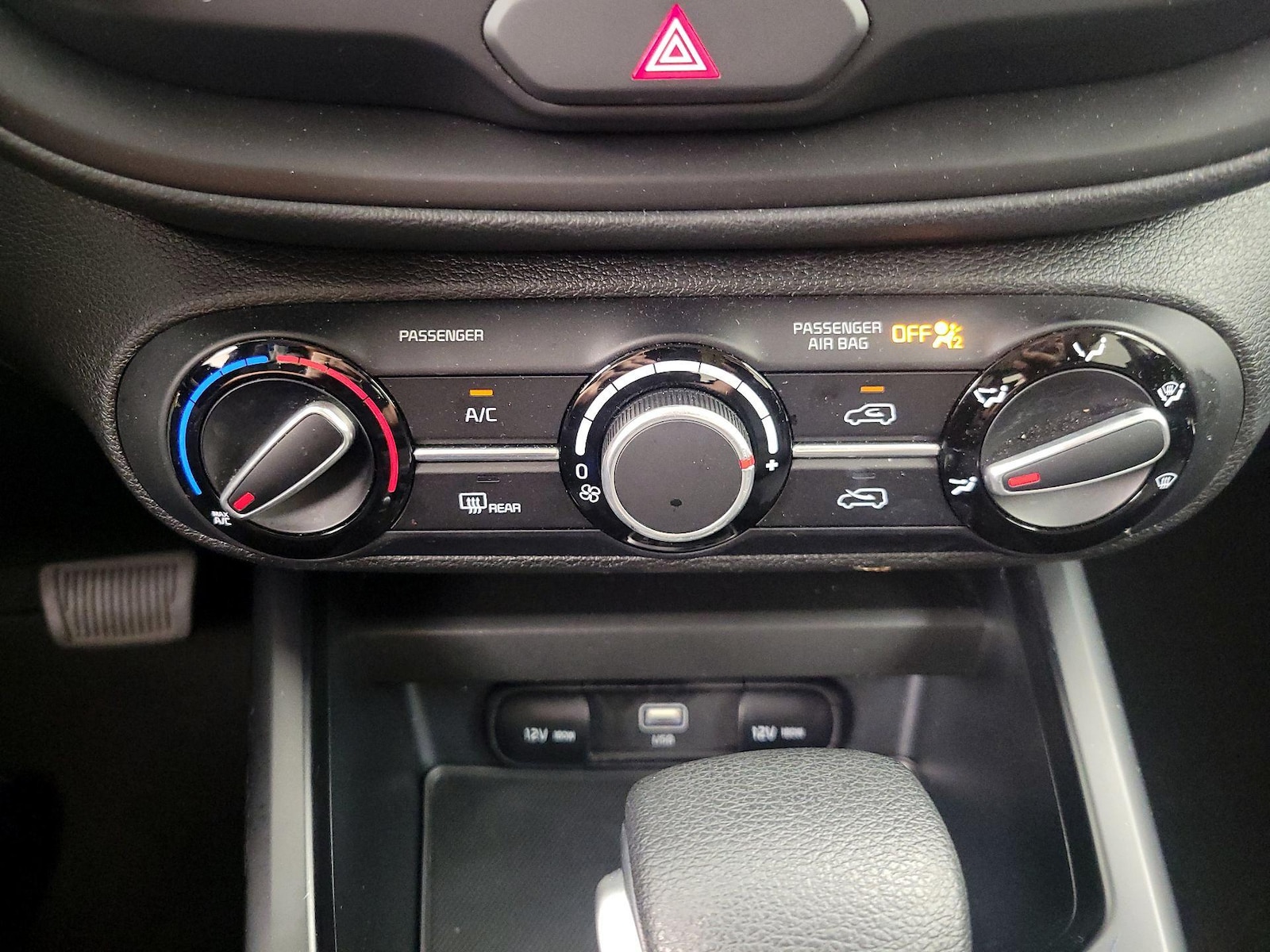 2025 Kia Soul LX - Photo 17