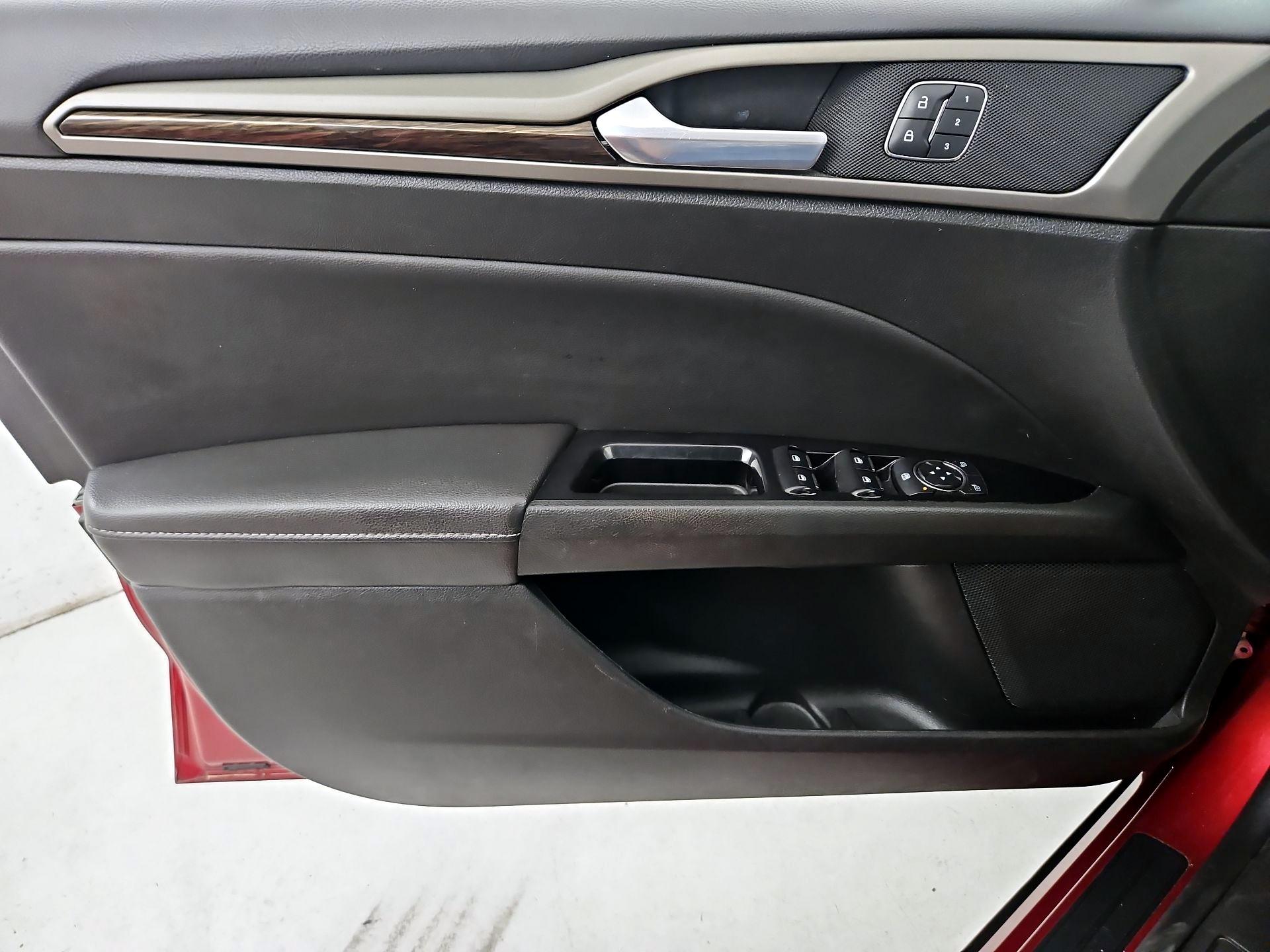 Thumbnail: 2014 Ford Fusion - 12