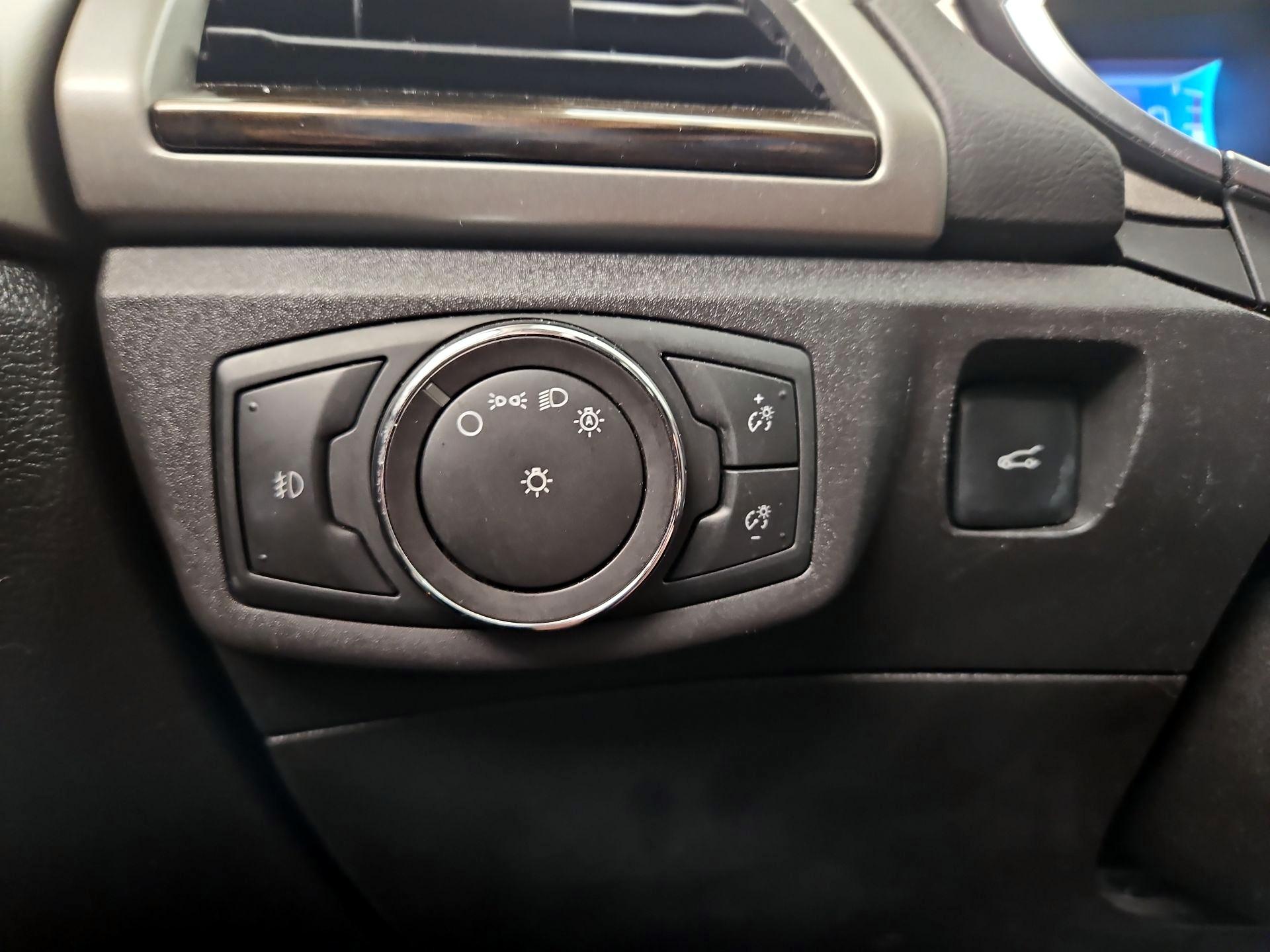 Thumbnail: 2014 Ford Fusion - 13