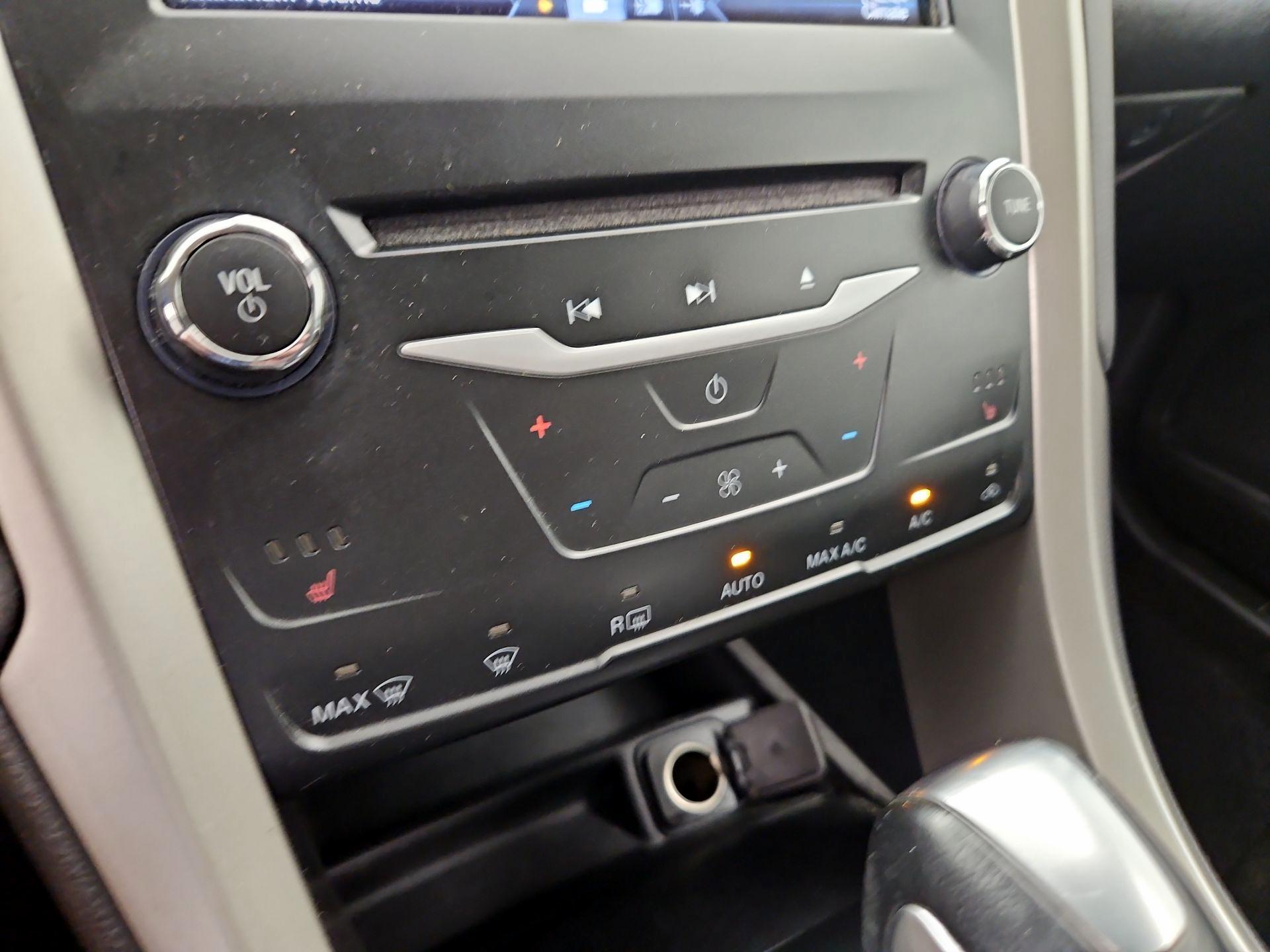 Thumbnail: 2014 Ford Fusion - 16