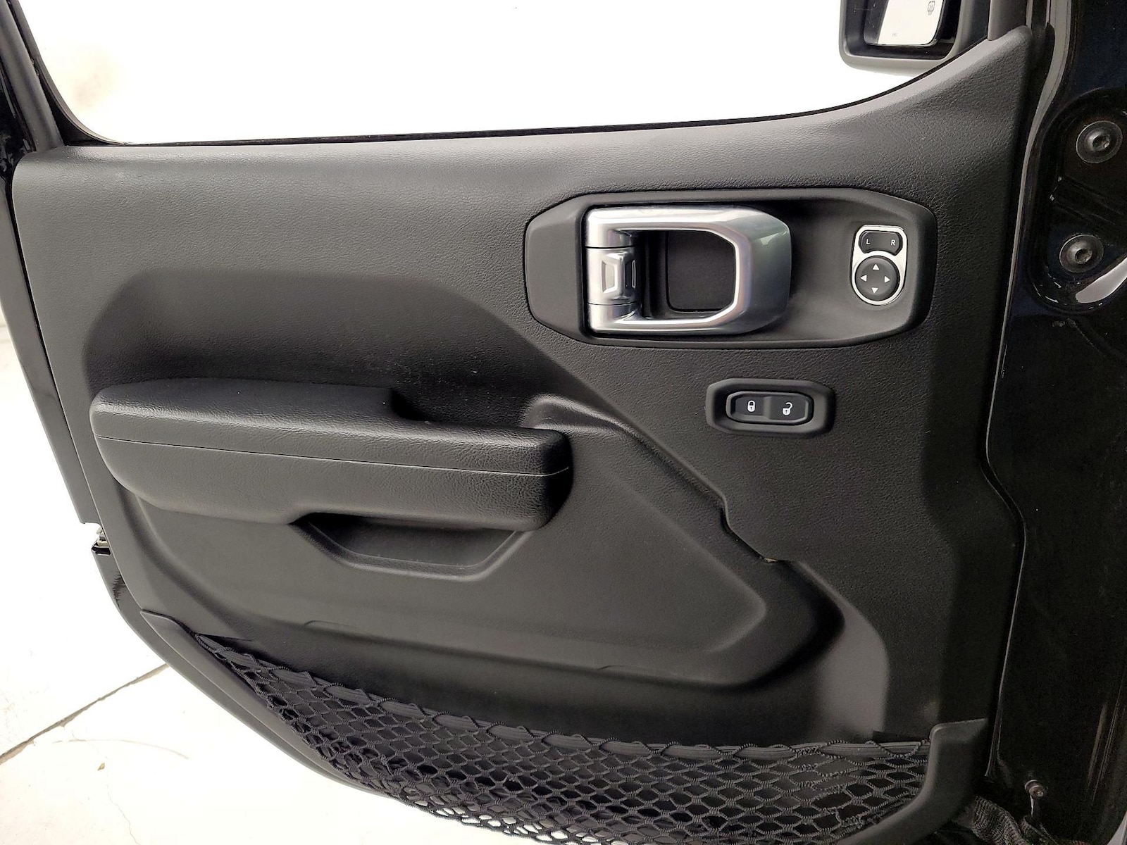 2023 Jeep Wrangler 4xe Willys 4XE - Photo 13