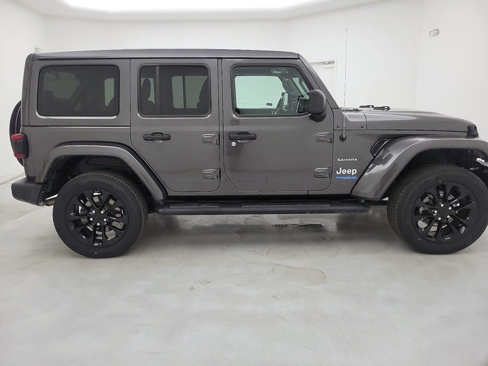 2021 Jeep Wrangler Unlimited Sahara 4XE - Photo 4