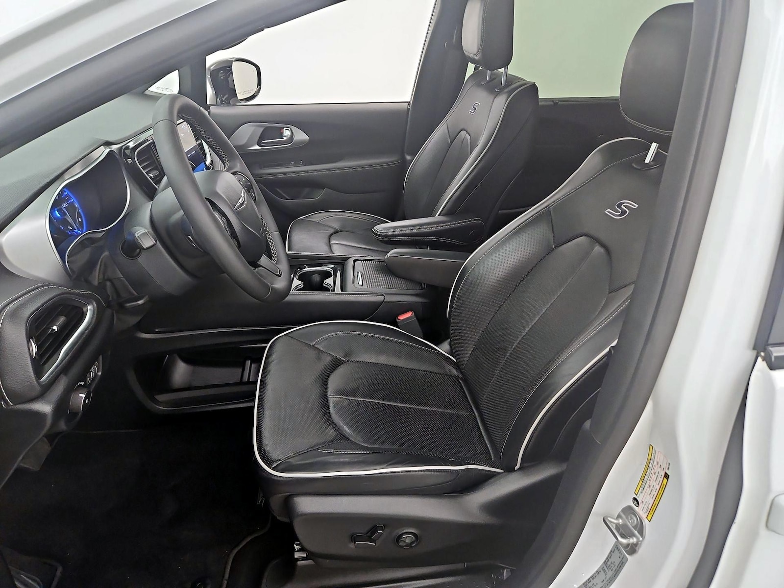 2025 Chrysler Pacifica Limited - Photo 12
