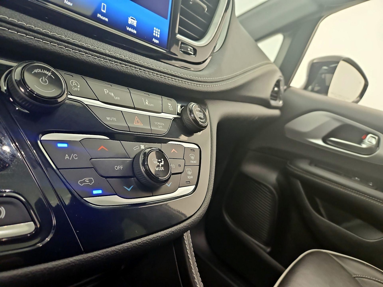 2025 Chrysler Pacifica Limited - Photo 18